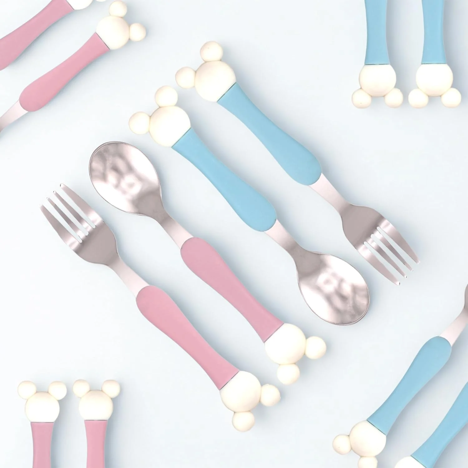 ست قاشق و چنگال کودک BrainGiggles با جعبه، لبه گرد استیل ضد زنگ، دسته های بدون BPA با روکش ضد لغزش، ست قاشق و چنگال کودک نوپا برای جعبه ناهار، حکاکی گوش میکی موس روی ظروف غذاخوری کودکان (آبی)