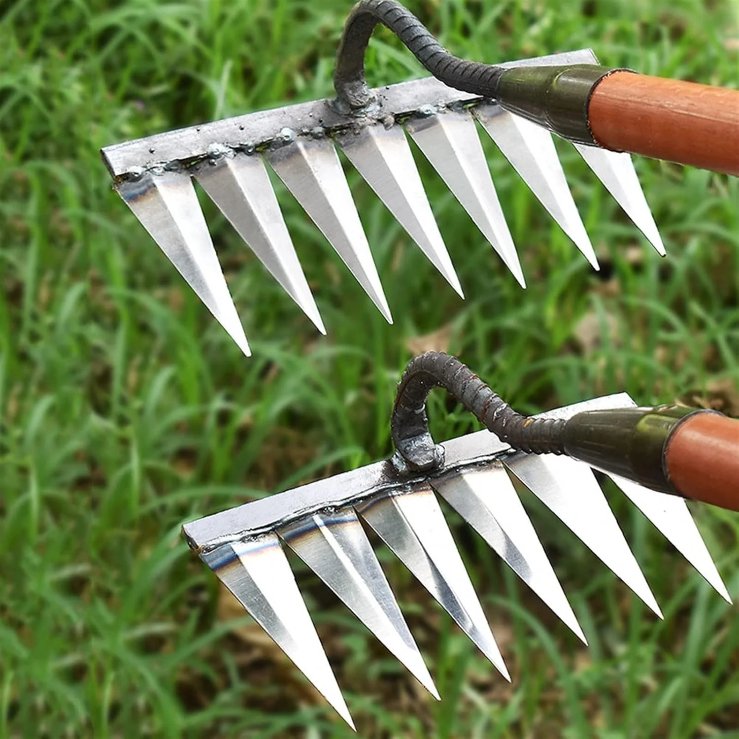 BOSSGE Rake Iron Gardening Hoe Weeding Rake Agricultural Tools Grasping Raking Loosening Soil Artifact Tooth Nail Metal Harrow Garden Tool ( Color : 7tooth )
