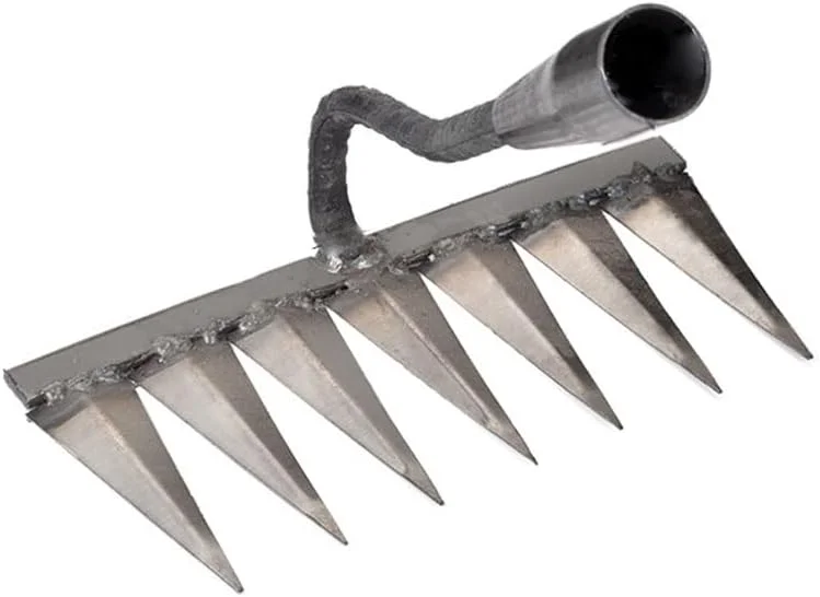 ابزار باغبانی شامل بیلچه وجین، چنگک، دندانه، چنگ زدن، شخم زدن و سست کردن خاک