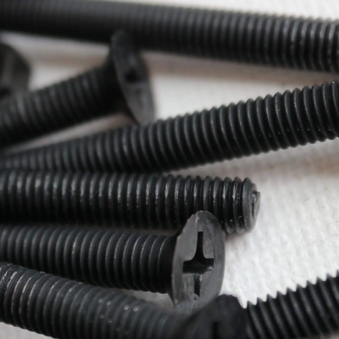 پیچ های پلاستیکی سرتخت ماشین کاری شده نایلونی مشکی و قرمز Caterpillar، M5 x 40mm، پیچ و مهره و واشر پلاستیکی، 13/64" x 1-37/64 پیچ های پلاستیکی سرتخت ماشین کاری شده نایلونی مشکی و قرمز Caterpillar، M5 x 40mm، پیچ و مهره و واشر پلاستیکی، 13/64" x 1-37/64