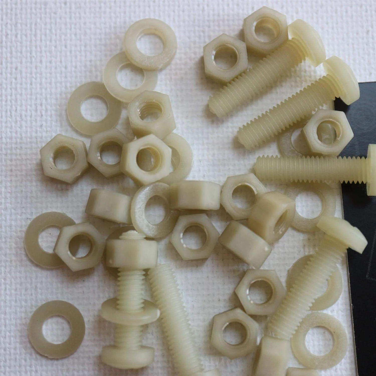 پیچ های ماشینی سر پهن سوپر نایلون تقویت شده با الیاف شیشه ای قرمز کاترپیلار 50 عددی، پیچ های ماشینی صلیبی، M5 x 20mm، مهره و پیچ های پلاستیکی، واشر، 13/64" x 25/32 پیچ های ماشینی سر پهن سوپر نایلون تقویت شده با الیاف شیشه ای قرمز کاترپیلار 50 عددی، پیچ های ماشینی صلیبی، M5 x 20mm، مهره و پیچ های پلاستیکی، واشر، 13/64" x 25/32