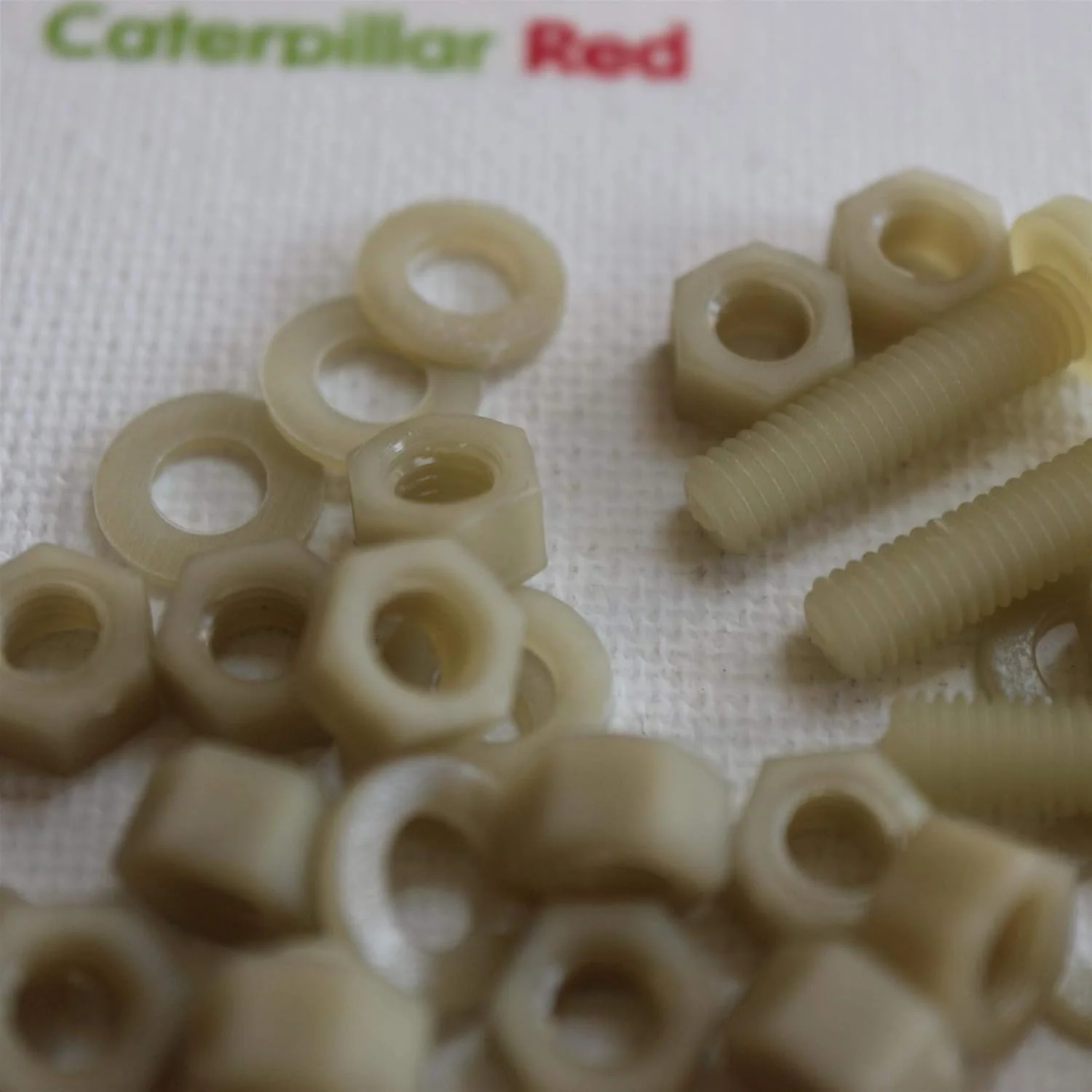 پیچ های ماشینی سر پهن سوپر نایلون تقویت شده با الیاف شیشه ای قرمز کاترپیلار 50 عددی، پیچ های ماشینی صلیبی، M5 x 20mm، مهره و پیچ های پلاستیکی، واشر، 13/64" x 25/32 پیچ های ماشینی سر پهن سوپر نایلون تقویت شده با الیاف شیشه ای قرمز کاترپیلار 50 عددی، پیچ های ماشینی صلیبی، M5 x 20mm، مهره و پیچ های پلاستیکی، واشر، 13/64" x 25/32