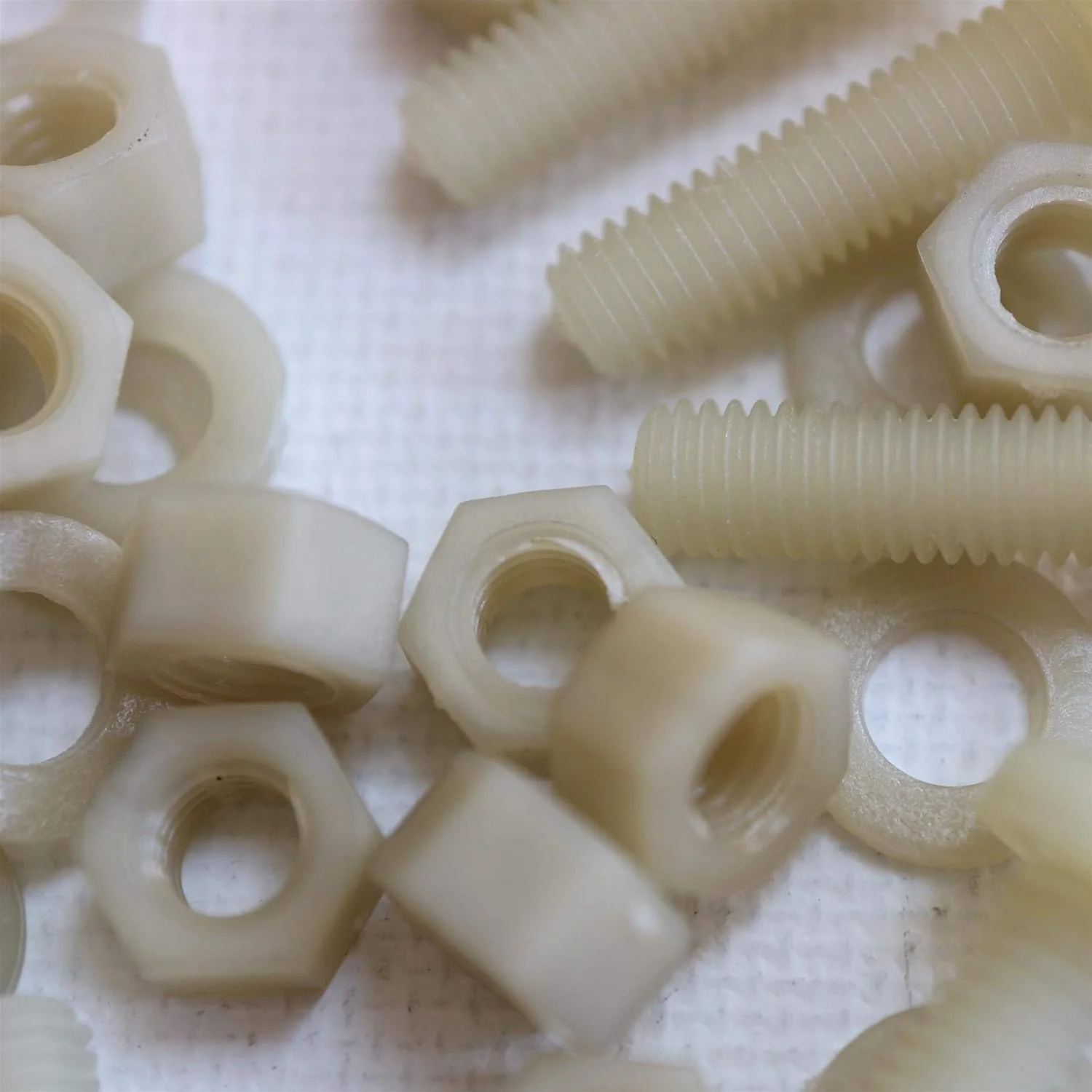 پیچ های ماشینی سر پهن سوپر نایلون تقویت شده با الیاف شیشه ای قرمز کاترپیلار 50 عددی، پیچ های ماشینی صلیبی، M5 x 20mm، مهره و پیچ های پلاستیکی، واشر، 13/64" x 25/32 پیچ های ماشینی سر پهن سوپر نایلون تقویت شده با الیاف شیشه ای قرمز کاترپیلار 50 عددی، پیچ های ماشینی صلیبی، M5 x 20mm، مهره و پیچ های پلاستیکی، واشر، 13/64" x 25/32