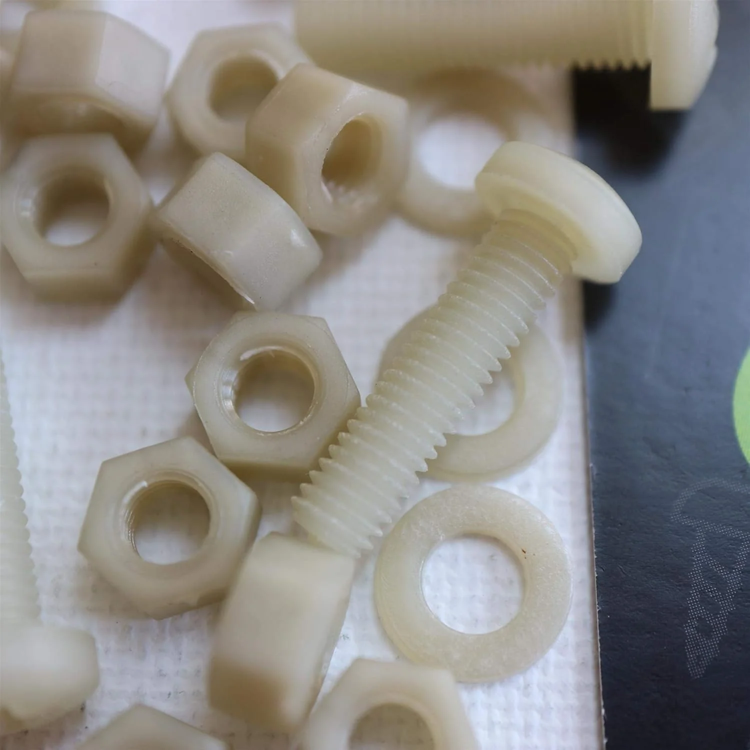 پیچ های ماشینی سر پهن سوپر نایلون تقویت شده با الیاف شیشه ای قرمز کاترپیلار 50 عددی، پیچ های ماشینی صلیبی، M5 x 20mm، مهره و پیچ های پلاستیکی، واشر، 13/64" x 25/32 پیچ های ماشینی سر پهن سوپر نایلون تقویت شده با الیاف شیشه ای قرمز کاترپیلار 50 عددی، پیچ های ماشینی صلیبی، M5 x 20mm، مهره و پیچ های پلاستیکی، واشر، 13/64" x 25/32