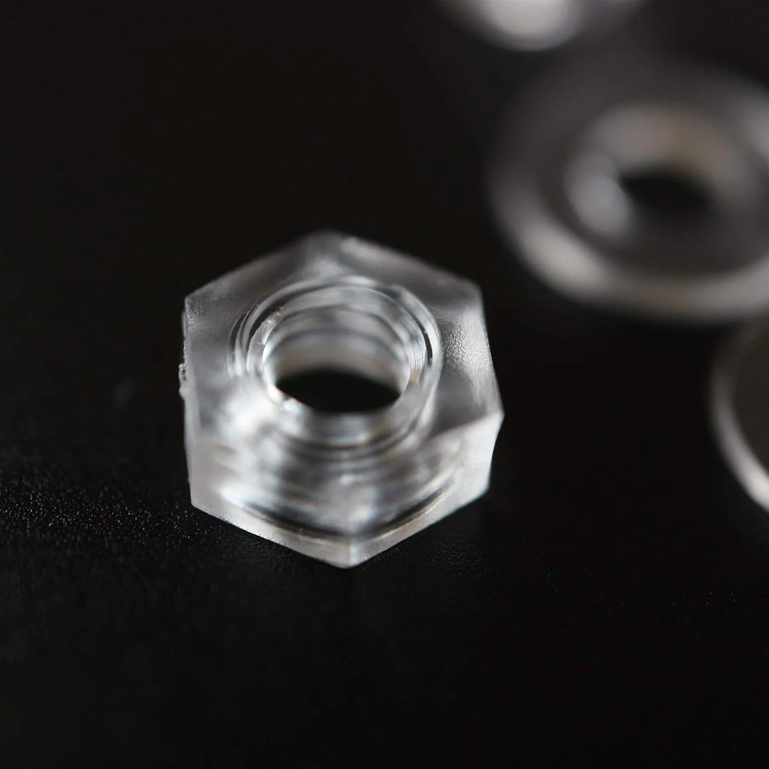 پیچ های ماشینی پلاستیکی سر سوکت پلی کربنات قرمز Caterpillar، سر شش گوش، M4 x 20mm، پیچ و مهره و واشر پلاستیکی، 5/32" x 25/32" پیچ های ماشینی پلاستیکی سر سوکت پلی کربنات قرمز Caterpillar، سر شش گوش، M4 x 20mm، پیچ و مهره و واشر پلاستیکی، 5/32" x 25/32"