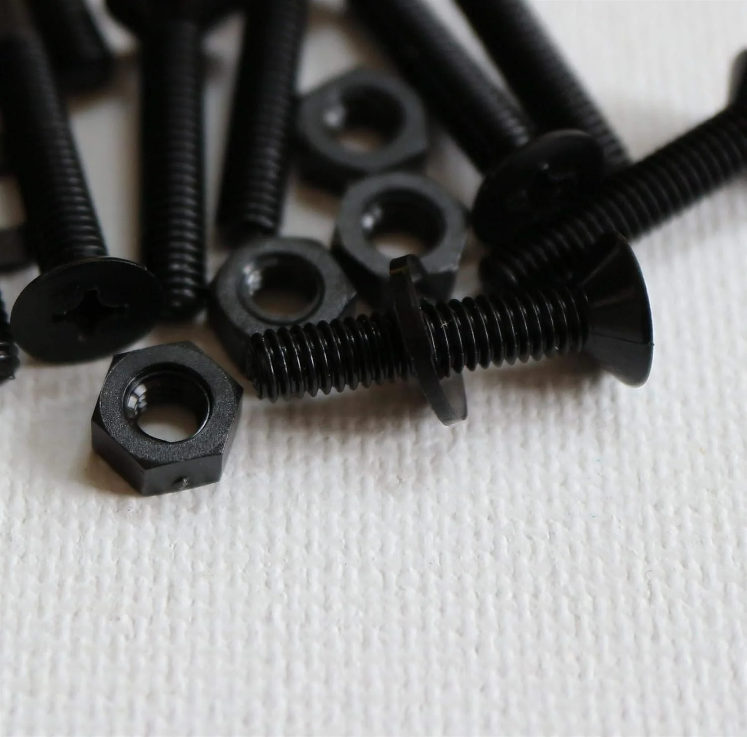 پیچ های پلاستیکی ماشین کاری سرتخت نایلونی مشکی و قرمز Caterpillar، M4 x 20mm، پیچ و مهره و واشر پلاستیکی، 5/32" x 25/32" پیچ های پلاستیکی ماشین کاری سرتخت نایلونی مشکی و قرمز Caterpillar، M4 x 20mm، پیچ و مهره و واشر پلاستیکی، 5/32" x 25/32"