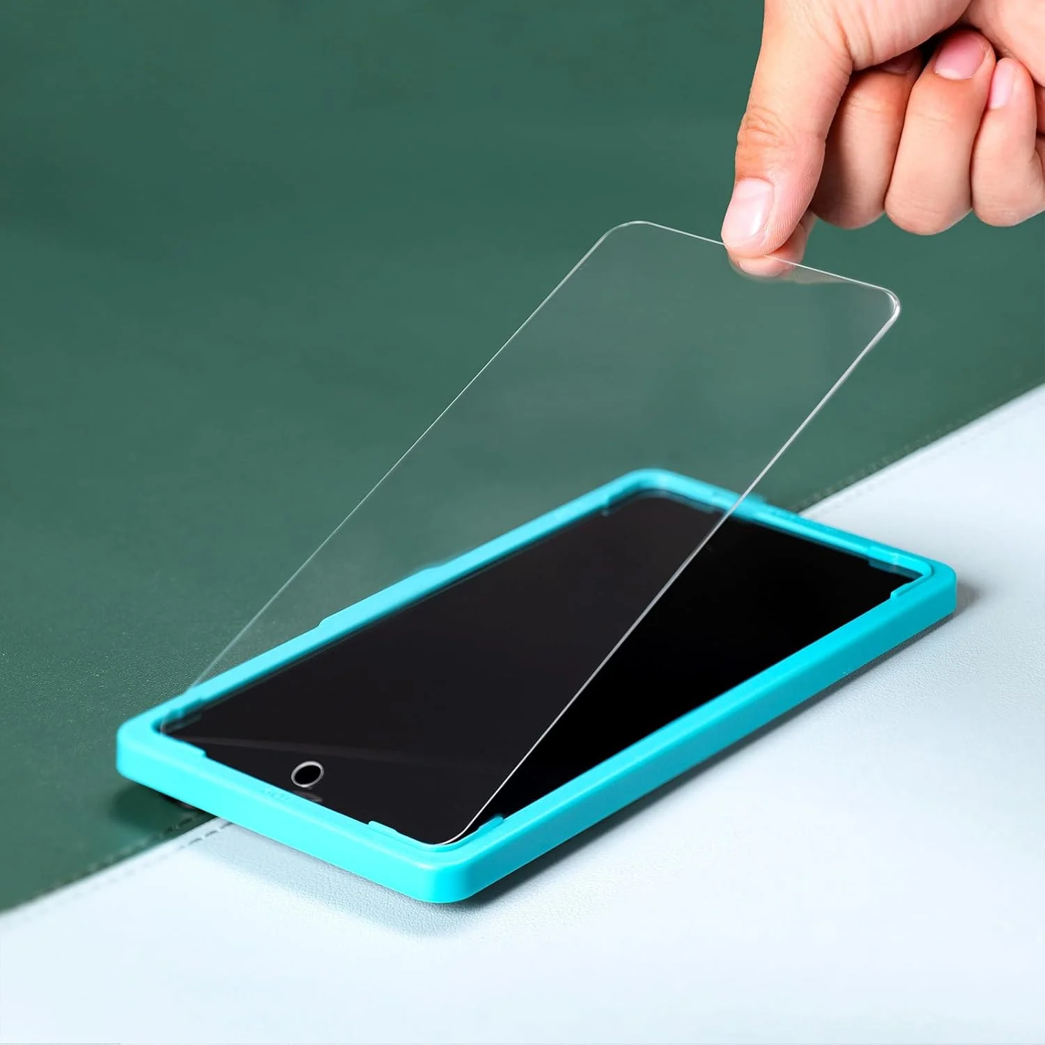 محافظ صفحه نمایش شیشه ای سخت با سختی 9H مدل Ibywind برای گوشی ناتینگ CMF Phone 2 Pro 5G سایز 6.77 اینچ، بسته 2 عددی، به همراه 1 عدد محافظ لنز دوربین، نصب آسان