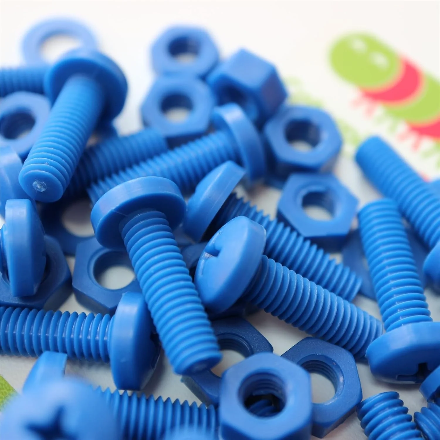 پیچ های سر گرد فیلیپس کاترپیلار قرمز 20 عددی با مهره و واشر پلاستیکی پلی پروپیلن (PP) آبی، M6 x 20mm، اکریلیک، مقاوم در برابر آب، ضد خوردگی، مقاوم در برابر مواد شیمیایی، 15/64 اینچ x 25/32 اینچ