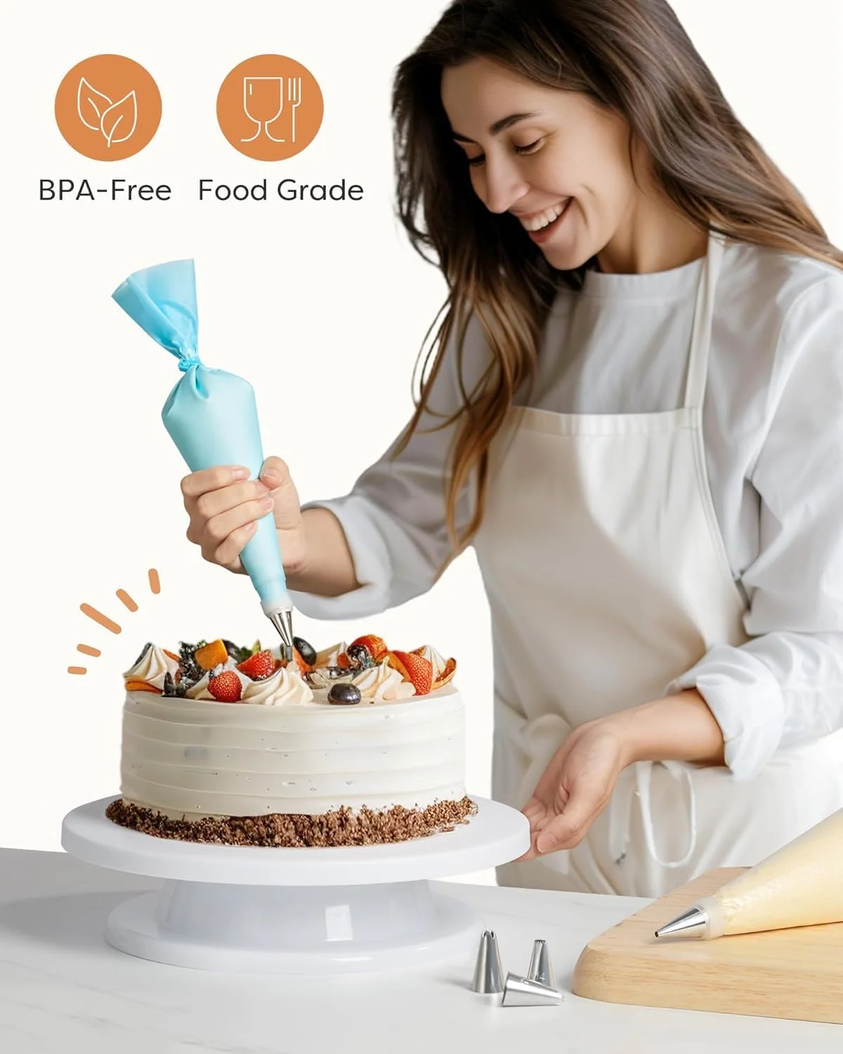 ست لوازم تزیین کیک ۷۲ تکه Qohuooi با استند گردان کیک، ۱۲ ماسوره شماره‌دار، ۲ کاردک، ۳ شانه خامه، ۵۰ عدد کیسه قیف و ۲ رابط برای پخت