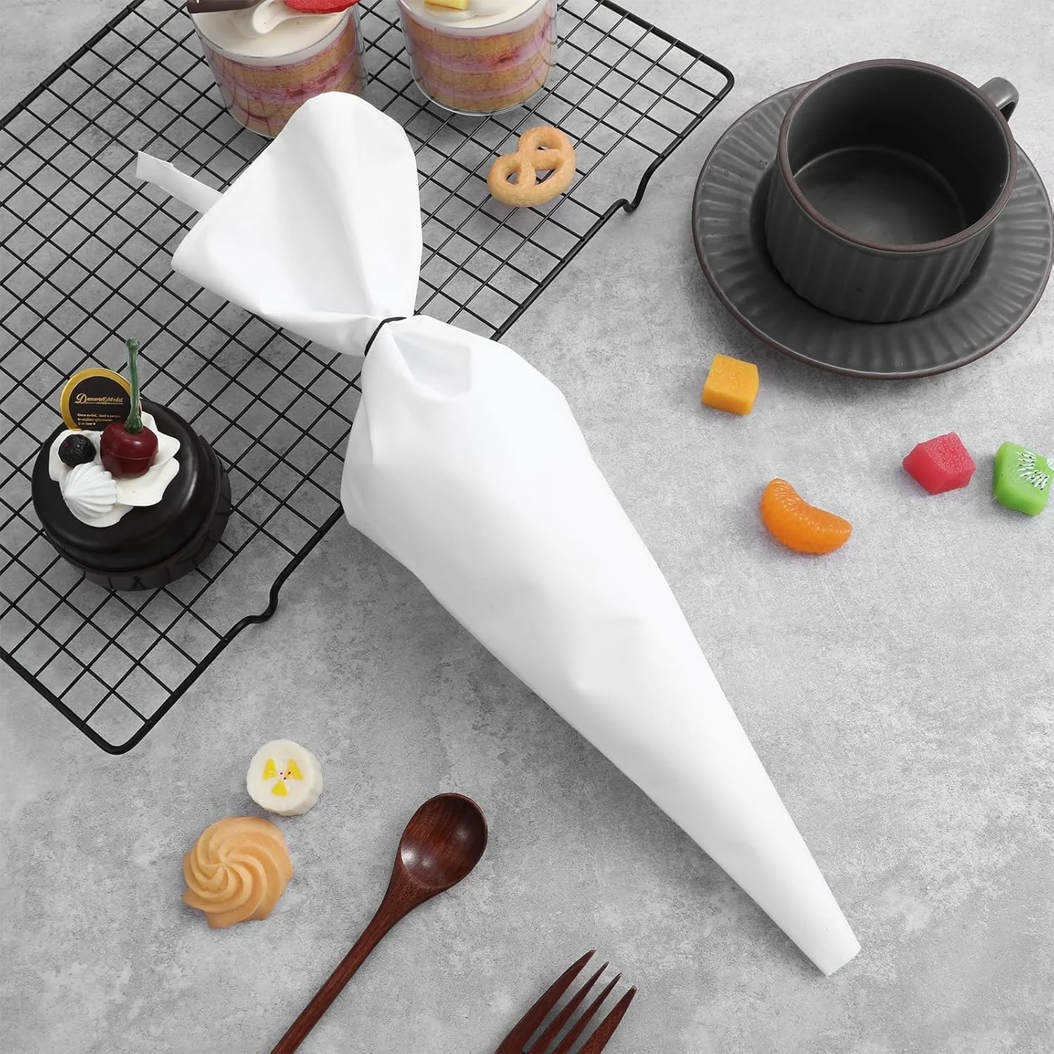 کیسه های شیرینی پزی قابل استفاده مجدد، کیسه های شیرینی پزی 16 اینچی برای لوازم تزئین کیک/کلوچه، کیسه های تزئین کیک پارچه ای، کیسه های شیرینی پزی بدون نوک، کیسه های فراستینگ، کیسه تزئین شیرینی پزی، 4 عدد کیسه های شیرینی پزی قابل استفاده مجدد، کیسه های شیرینی پزی 16 اینچی برای لوازم تزئین کیک/کلوچه، کیسه های تزئین کیک پارچه ای، کیسه های شیرینی پزی بدون نوک، کیسه های فراستینگ، کیسه تزئین شیرینی پزی، 4 عدد