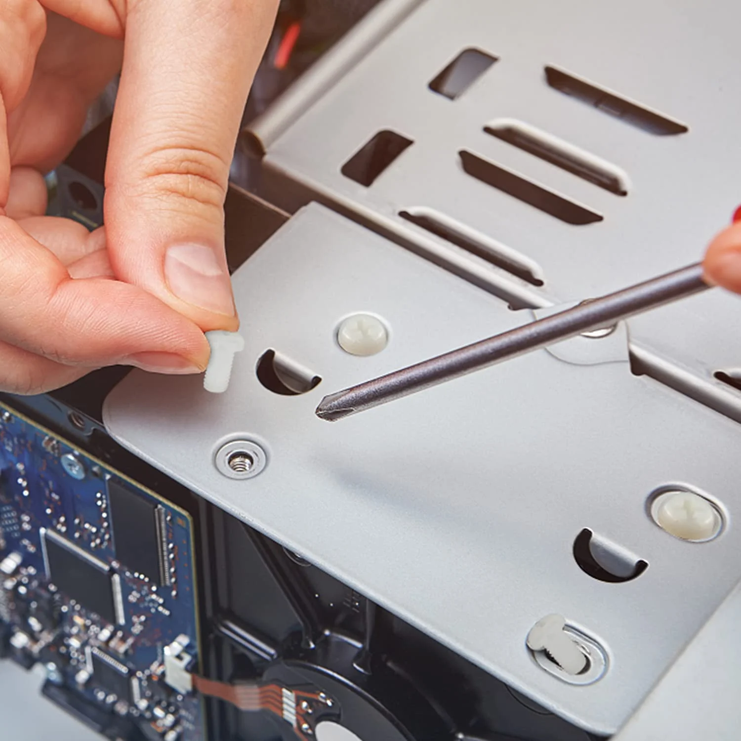 جعبه 150 عددی پیچ، مهره و واشر M2 M2.5 M3 M4 M5 به همراه جعبه نگهداری، مجموعه اتصالات مهره ای پلی آمید مناسب برای افراد مبتدی، صاحبان خانه و تعمیرکاران جعبه 150 عددی پیچ، مهره و واشر M2 M2.5 M3 M4 M5 به همراه جعبه نگهداری، مجموعه اتصالات مهره ای پلی آمید مناسب برای افراد مبتدی، صاحبان خانه و تعمیرکاران