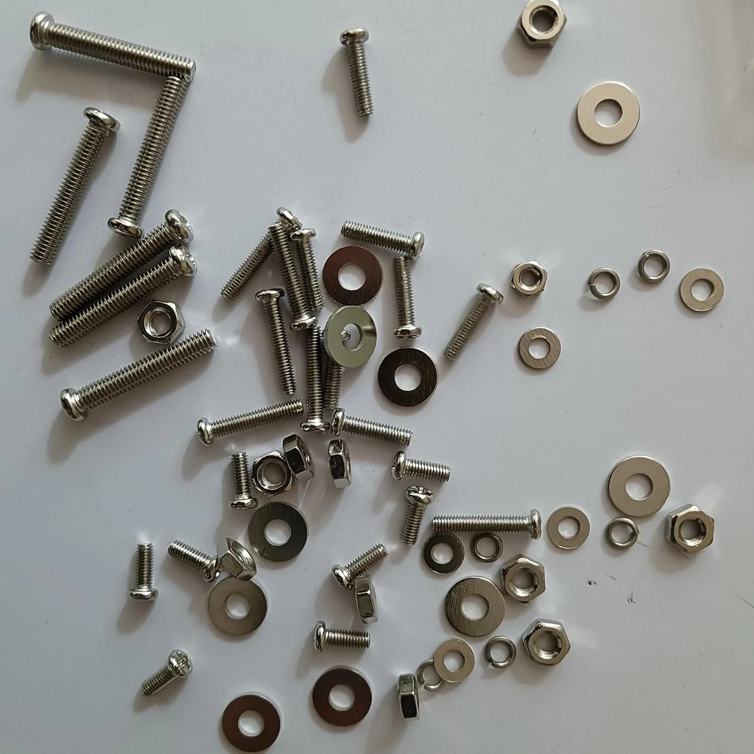 کیت طبقه بندی پیچ، مهره و واشر 680 عددی به همراه پیچ گوشتی دو سر و موچین استیل ضد زنگ M3 M4، مناسب برای پروژه های DIY