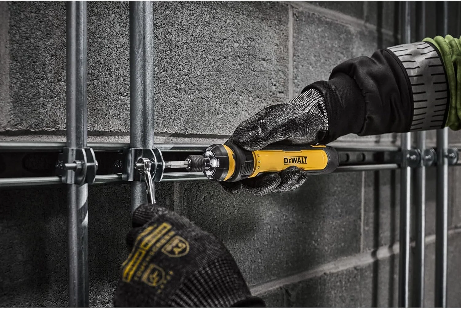پیچ گوشتی شارژی DEWALT با کنترل FLEXDRIVE و سری پیچ گوشتی (DWHT66719) پیچ گوشتی شارژی DEWALT با کنترل FLEXDRIVE و سری پیچ گوشتی (DWHT66719)