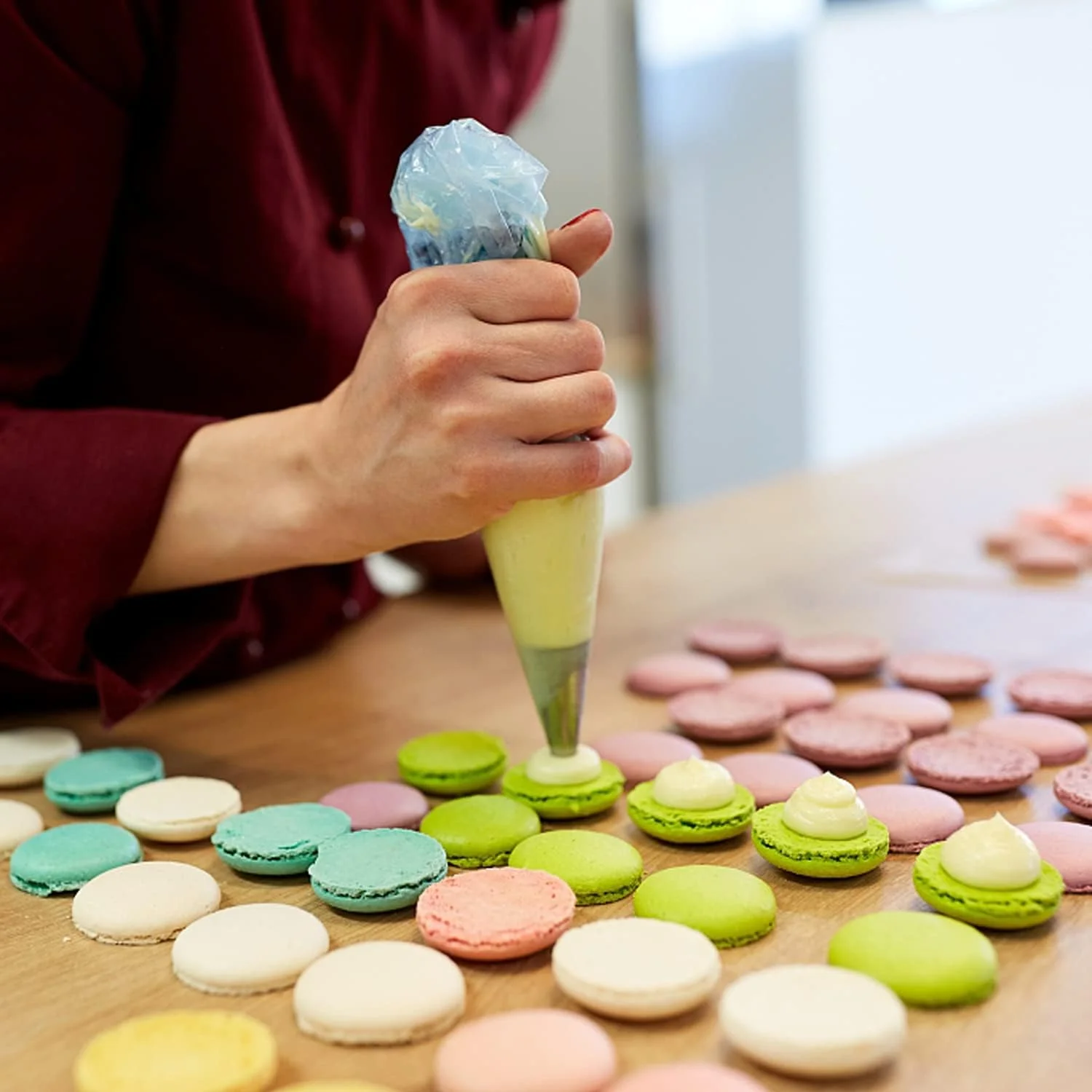 مجموعه 5 عددی ماسوره گرد بزرگ DEROWER با رابط های قابل استفاده مجدد، ماسوره های شیرینی پزی استیل ضد زنگ برای فوندانت شیرینی، لوازم تزئین کیک، مجموعه ابزار پخت (بزرگ)