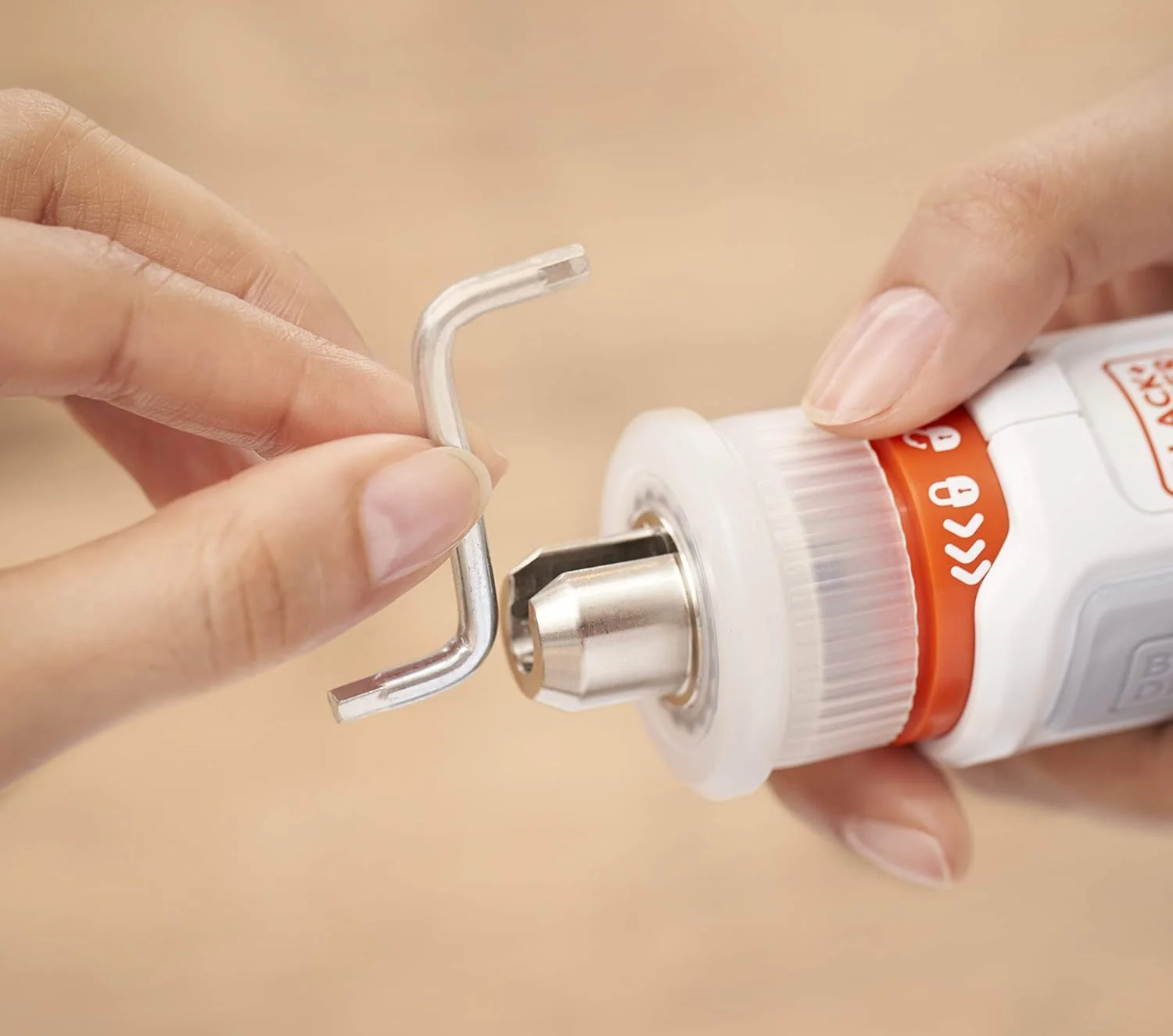 ابزار مونتاژ مبلمان بی سیم یونیورسال BLACK+DECKER، 3.6 ولت لیتیوم-یون، کیت ابزار مونتاژ مبلمان، سه نظام ثبت شده، ارگونومیک، نشانگر شارژ LED، عملکرد دو جهته، نارنجی/سفید - BCRTA01-B5