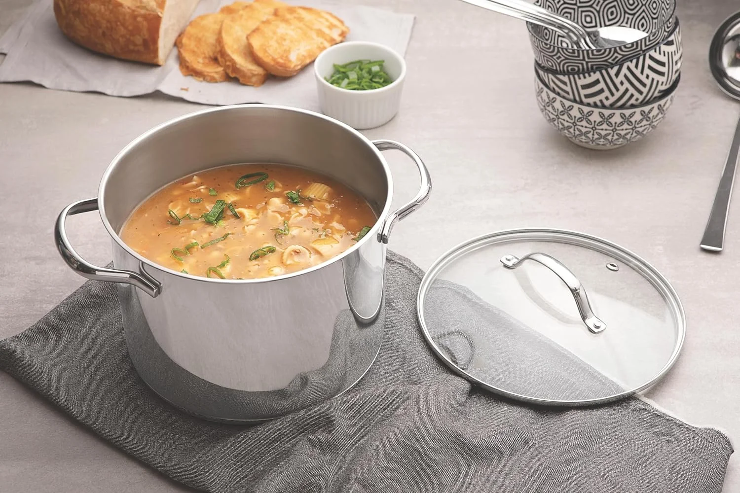 ست ظروف آشپزی 7 پارچه استیل ترامونتینا مدل Una با کفه سه لایه ست ظروف آشپزی 7 پارچه استیل ترامونتینا مدل Una با کفه سه لایه