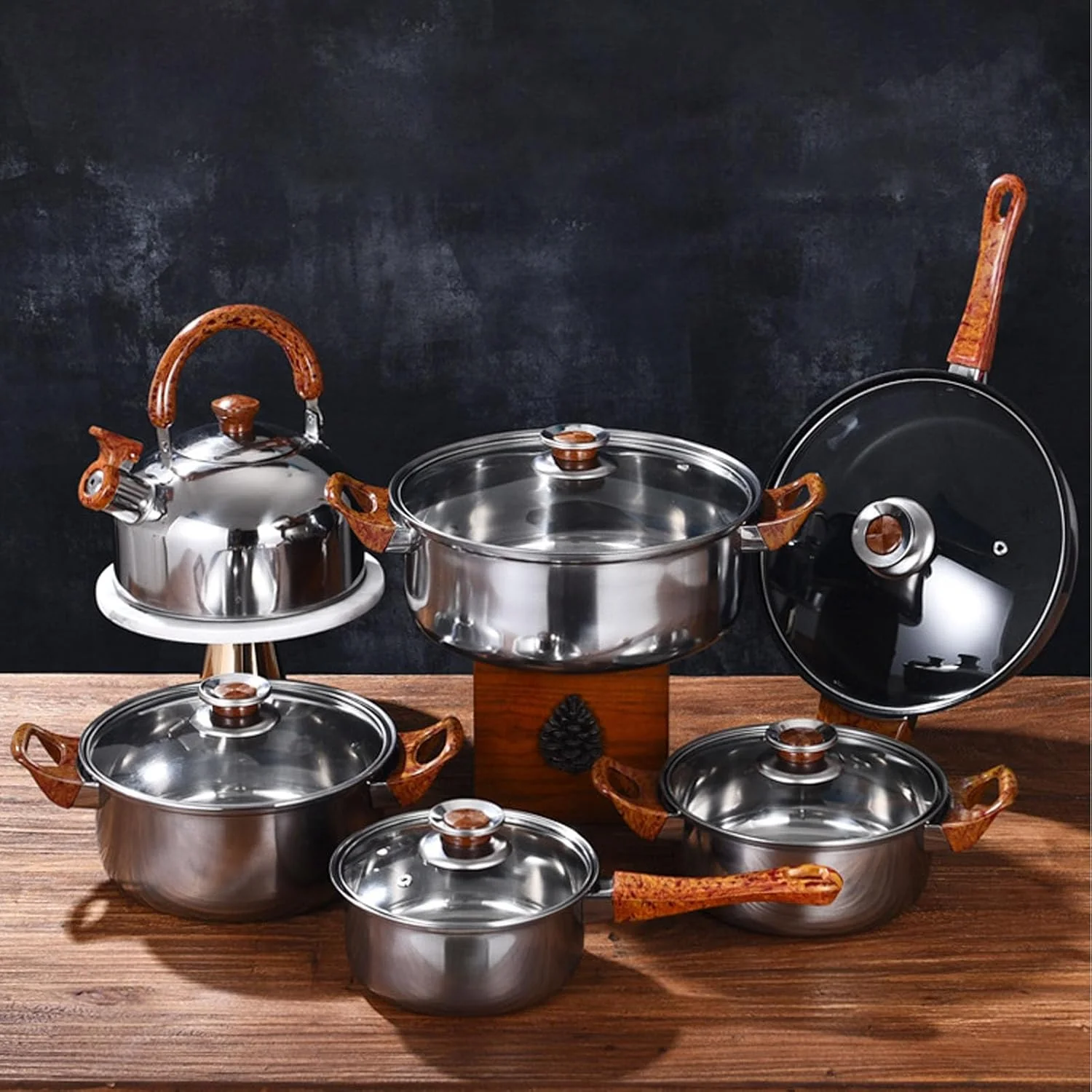 ست 12 پارچه ظروف آشپزی استیل VAODO، شامل تابه نچسب، ست قابلمه و تابه با دسته چوبی، شامل شیرجوش، سس‌پز، قابلمه بزرگ و کتری، مناسب برای همه اجاق‌ها