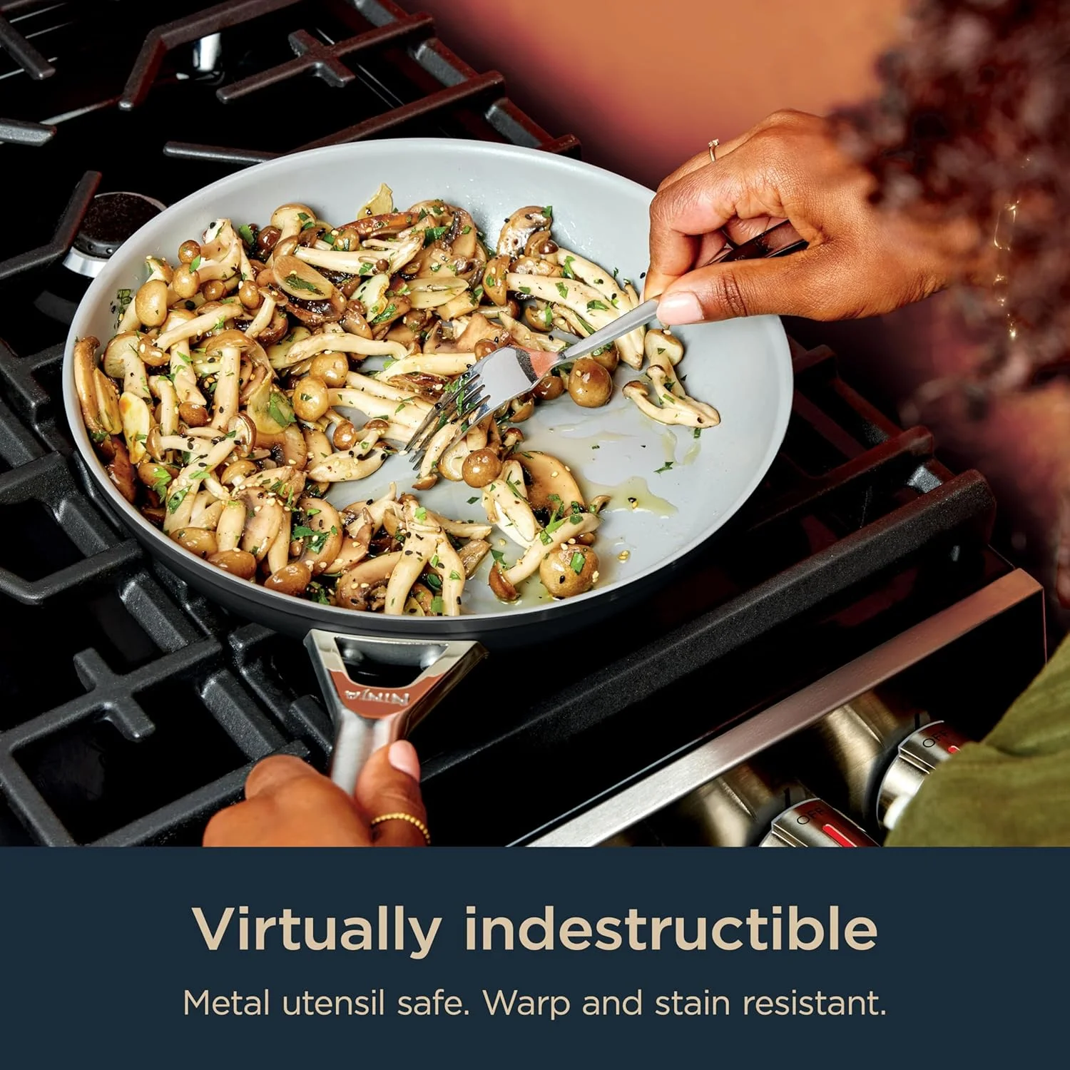 ست 14 پارچه ظروف پخت و پز نینجا NeverStick Ceramic Pro، ست قابلمه و تابه نچسب با درب شیشه ای، سرامیکی، استیل ضد زنگ، قابل استفاده از اجاق گاز تا فر، سازگار با تمام اجاق گازها و القایی، مشکی، CW39014BK