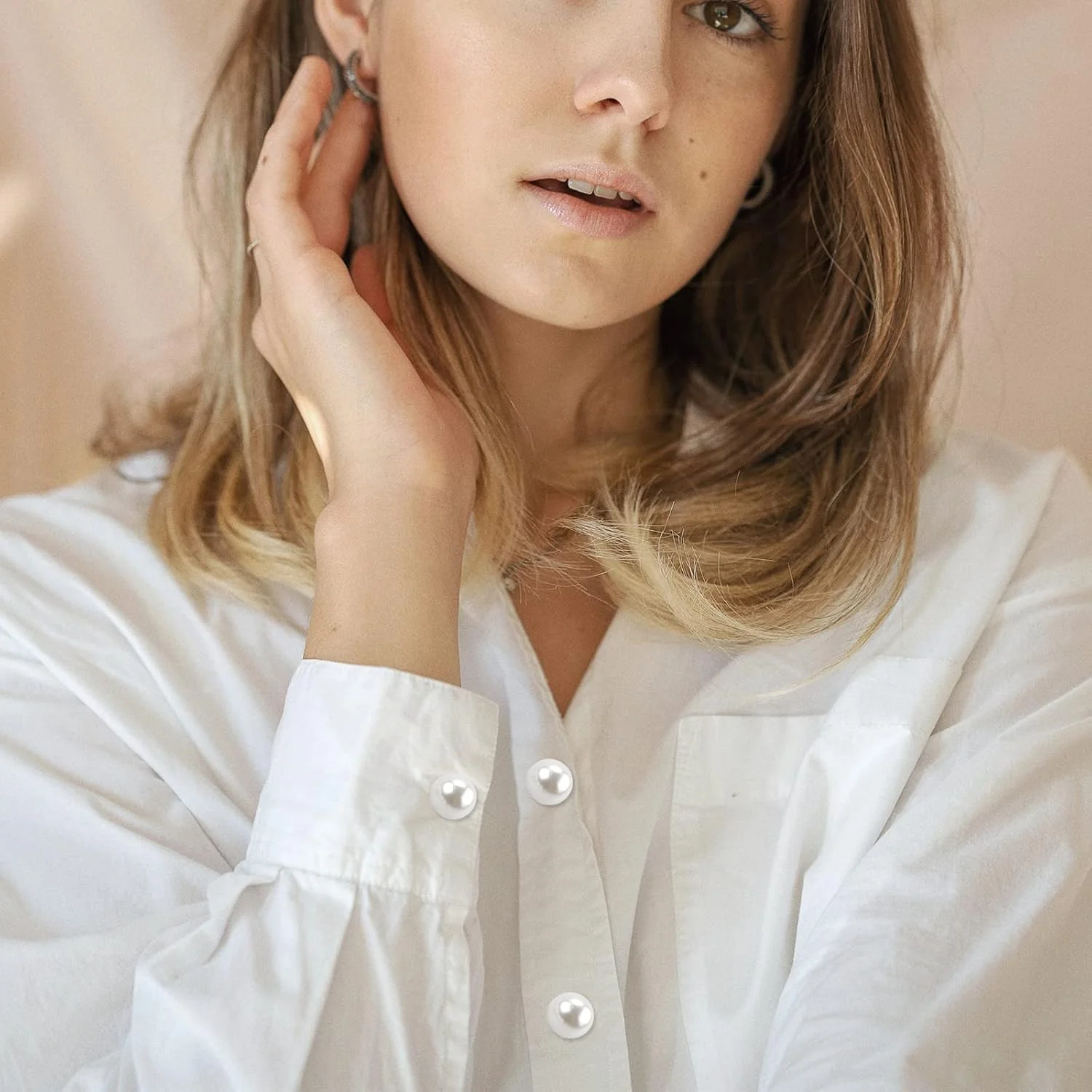 دکمه های مرواریدی CHAVA، 30 عدد دکمه مروارید مصنوعی براق ساتن با پایه گنبدی توپی 15 میلی متری برای لباس، ژاکت، پیراهن، دامن، لباس عروسی، صنایع دستی DIY دکمه های مرواریدی CHAVA، 30 عدد دکمه مروارید مصنوعی براق ساتن با پایه گنبدی توپی 15 میلی متری برای لباس، ژاکت، پیراهن، دامن، لباس عروسی، صنایع دستی DIY