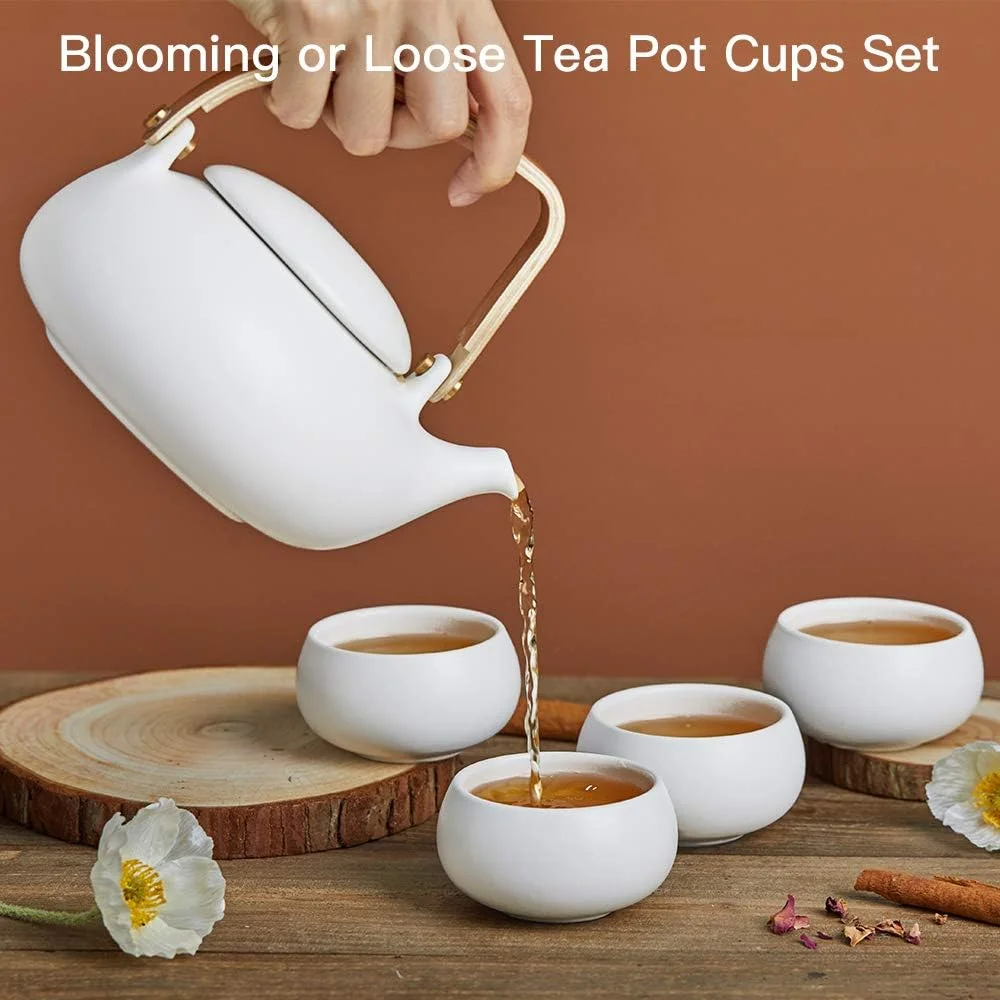ست چایخوری مدرن ژاپنی ZENS، قوری سرامیکی ژاپنی 800 میلی لیتری با صافی و 4 فنجان چای برای دم کردن چای برگ، قوری دم آوری گرم مات ژاپنی و دسته چوبی خمیده برای مهمانی چای، هدیه ای برای بانوان