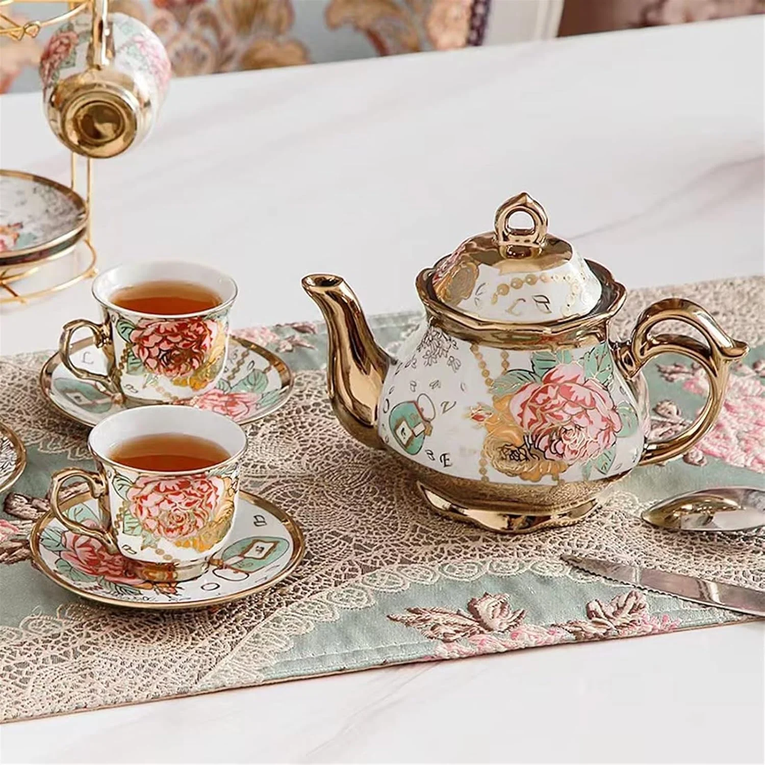 ست چای خوری سرامیکی گل رز قرمز با روکش طلایی 13 تکه THE WHITE SHOP، ست چای خوری قدیمی با قوری، ست سرو قهوه زیبا (سایز: 13 تکه) ست چای خوری سرامیکی گل رز قرمز با روکش طلایی 13 تکه THE WHITE SHOP، ست چای خوری قدیمی با قوری، ست سرو قهوه زیبا (سایز: 13 تکه)