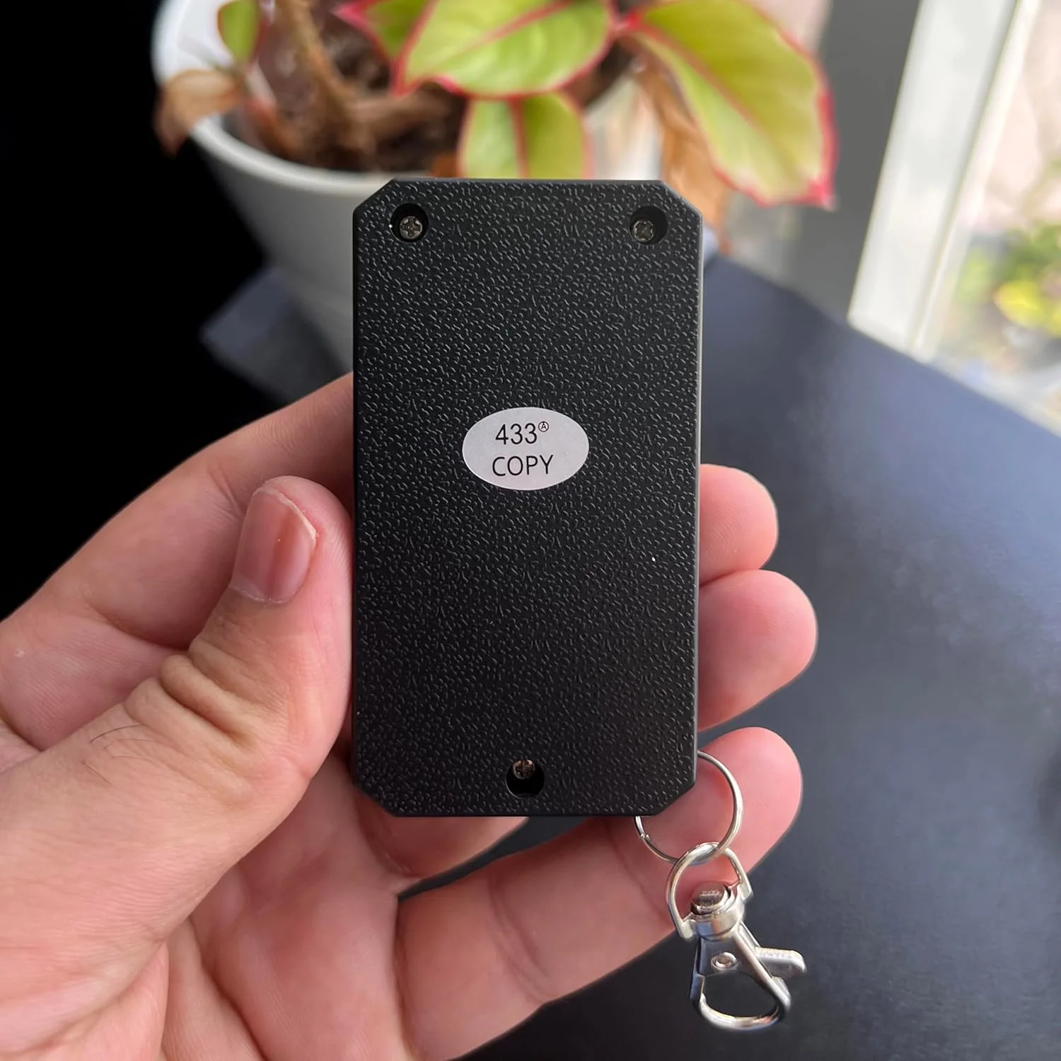 ریموت کنترل یونیورسال 433MHz روبیک، مناسب برای درب پارکینگ، درب گاراژ و سیستم پلاک خوان (مشکی)