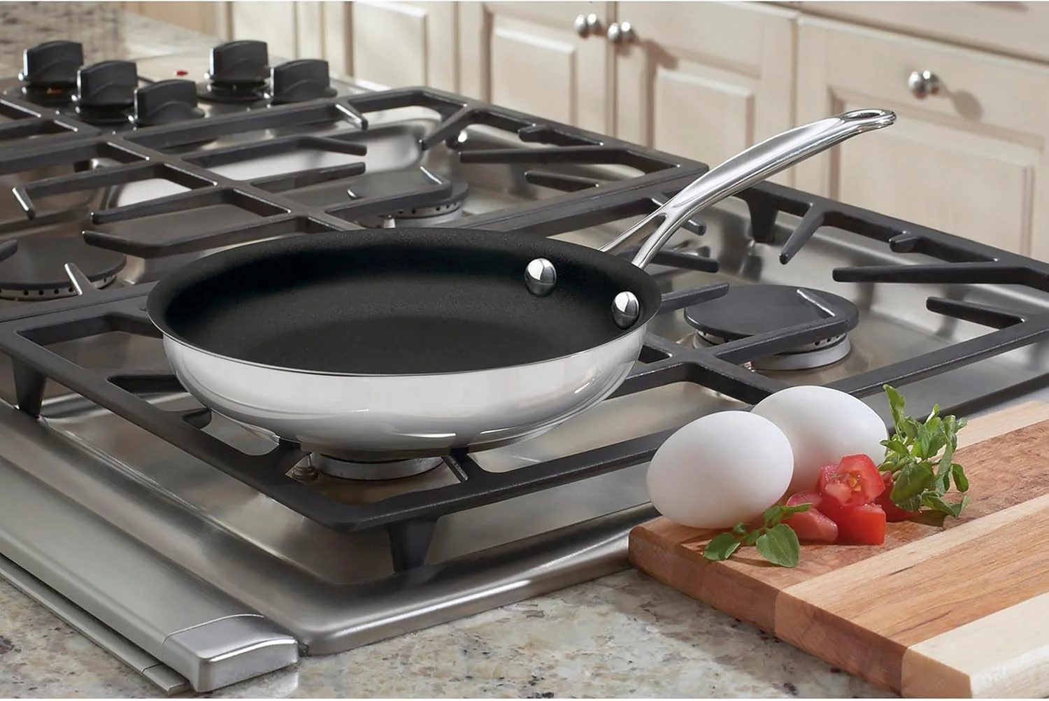 تابه نچسب استیل 8 اینچی کلاسیک سرآشپز Cuisinart با پوشش PURELYCERAMIC™ مدل 722C-20NS