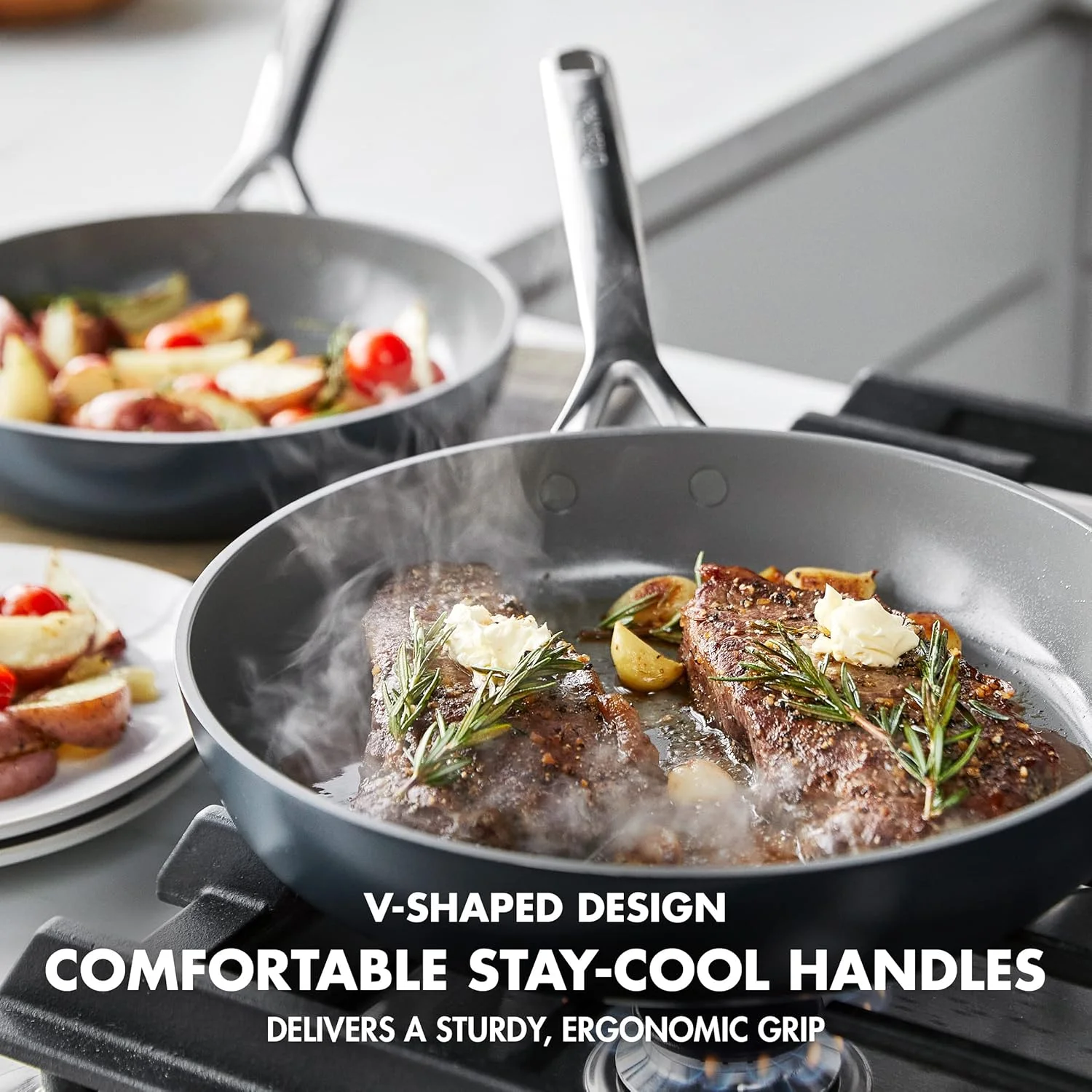 ست تابه سرامیکی نچسب 2 تکه GreenPan GP5 با روکش سخت آنودایز شده، سایز 9.5 و 11 اینچ، مقاوم در برابر خراش، سطح صاف، مناسب برای اجاق های القایی، دسته با روکش آینه ای، قابل استفاده در فر، بدون PFAS، رنگ طوسی ست تابه سرامیکی نچسب 2 تکه GreenPan GP5 با روکش سخت آنودایز شده، سایز 9.5 و 11 اینچ، مقاوم در برابر خراش، سطح صاف، مناسب برای اجاق های القایی، دسته با روکش آینه ای، قابل استفاده در فر، بدون PFAS، رنگ طوسی