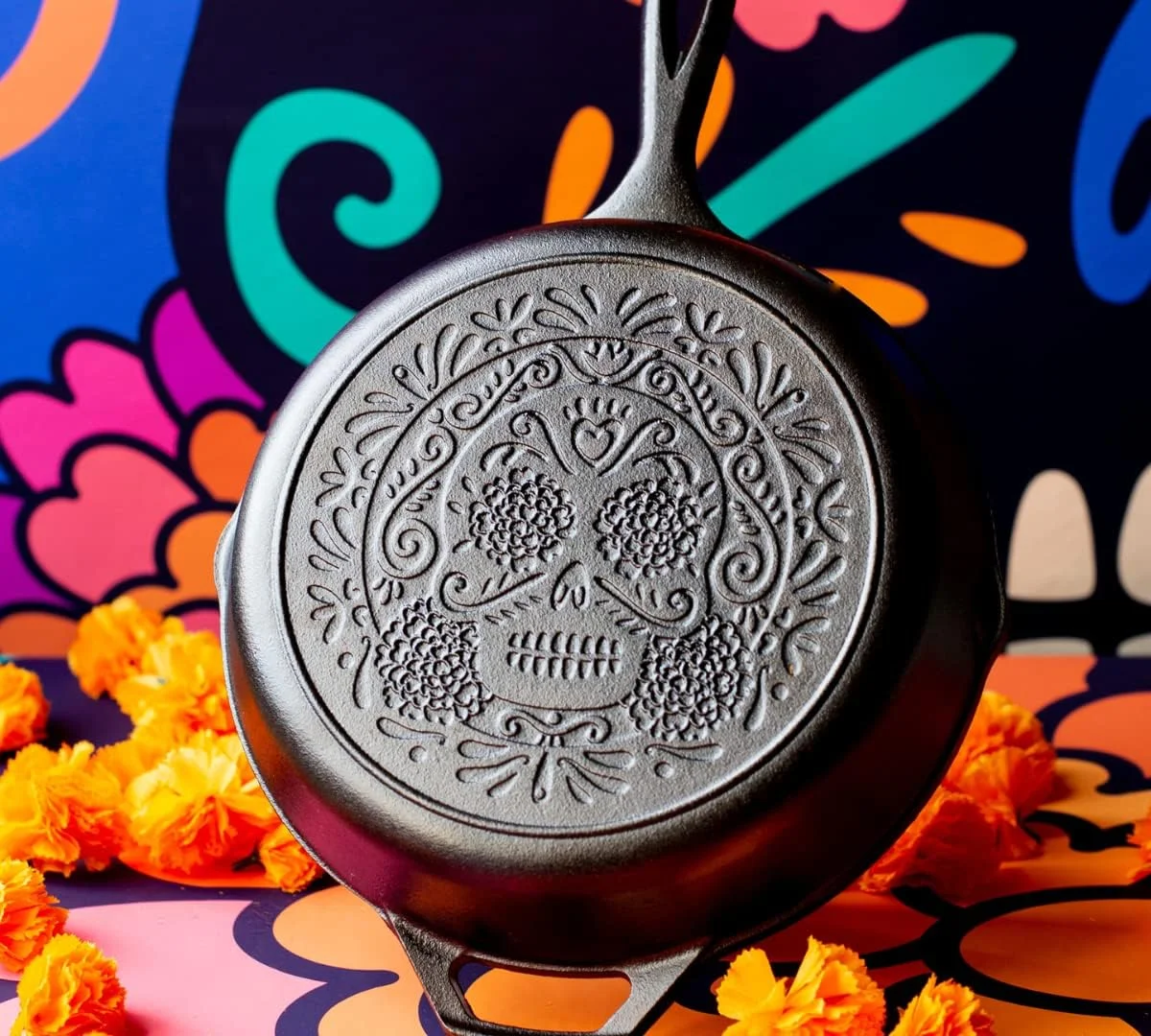 تابه چدنی طرح جمجمه شکر لاج، سایز 10.25 اینچ