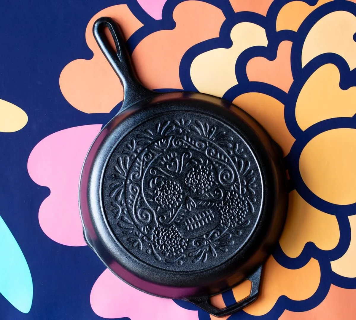 تابه چدنی طرح جمجمه شکر لاج، سایز 10.25 اینچ