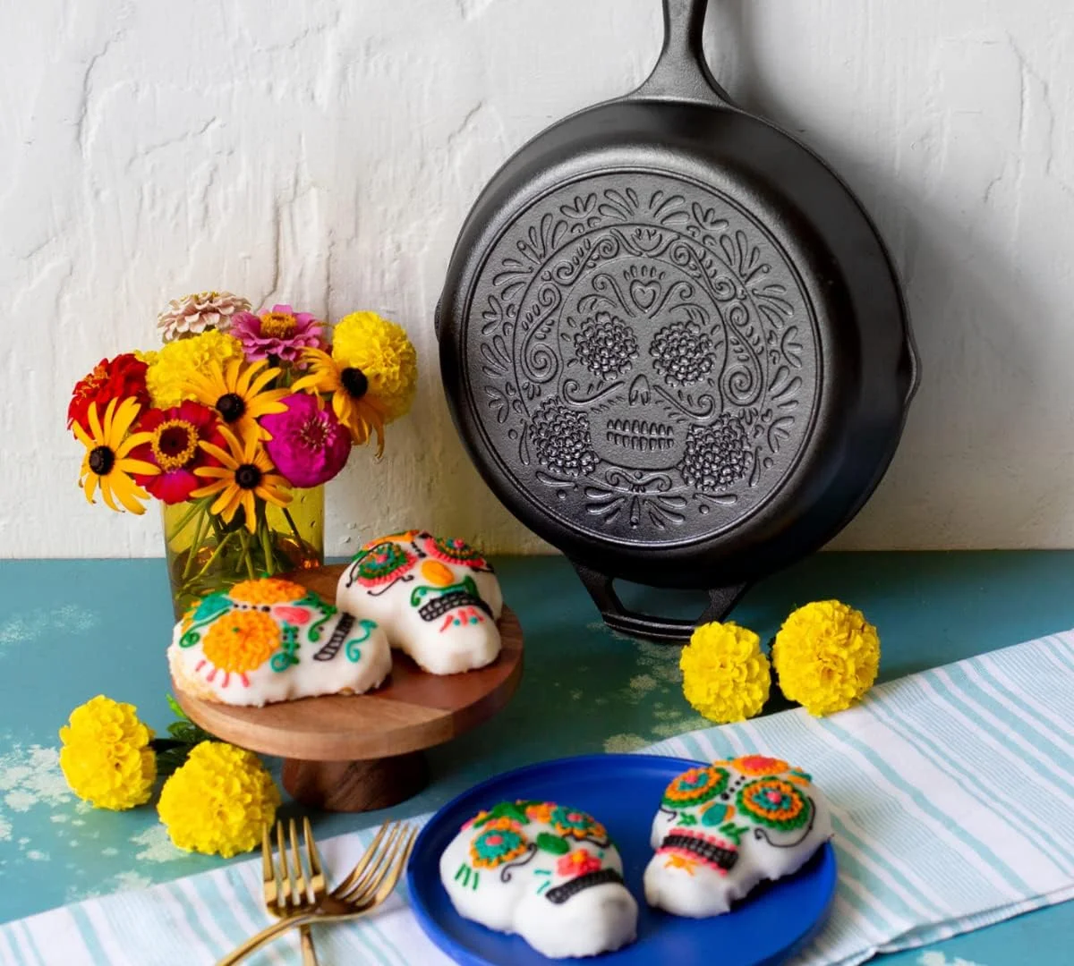 تابه چدنی طرح جمجمه شکر لاج، سایز 10.25 اینچ