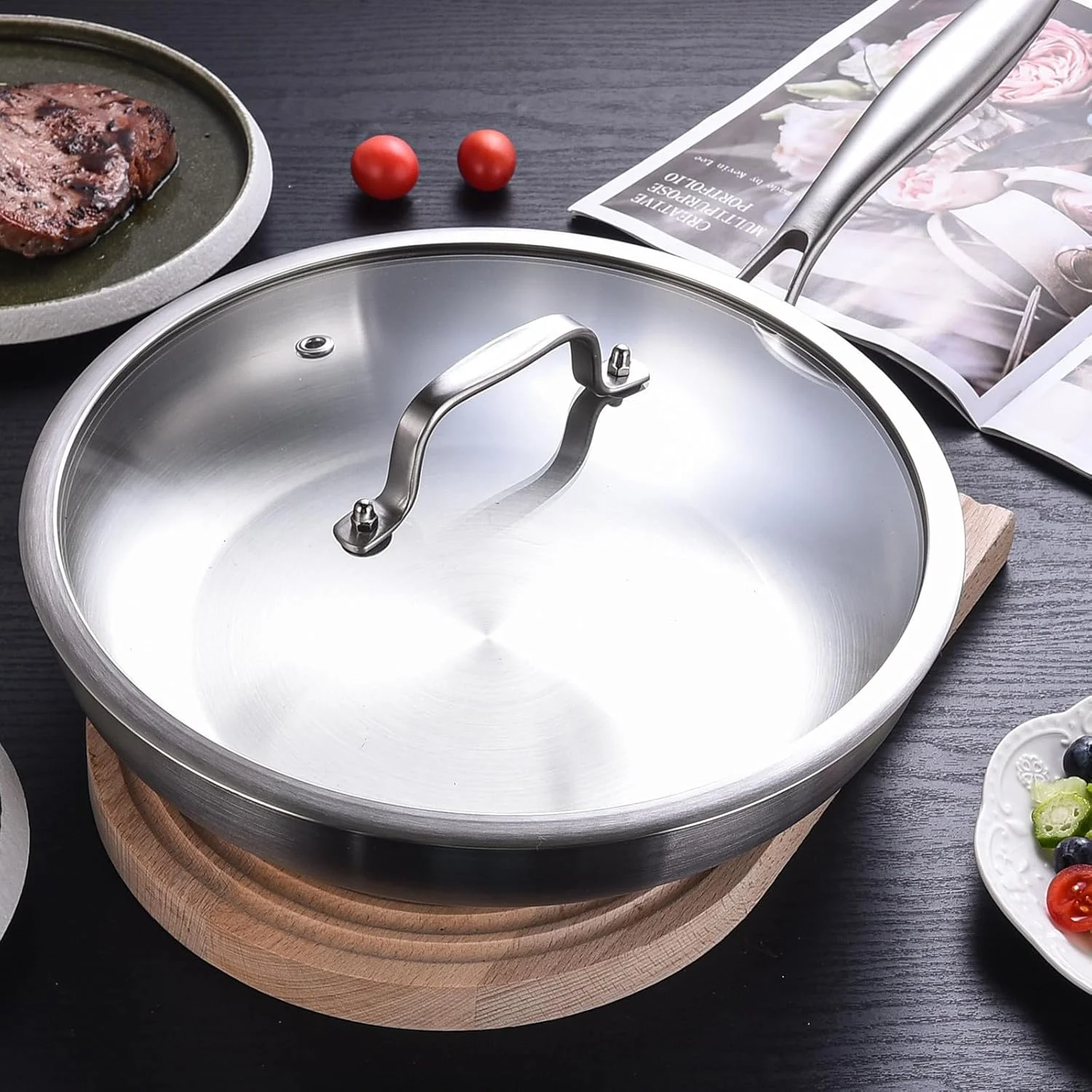 تابه استیل سه لایه 20 سانتی متری LOLYKITCH با درب، تابه کوچک، تابه القایی، قابل شستشو در ماشین ظرفشویی و استفاده در فر، دسته پرچ شده.