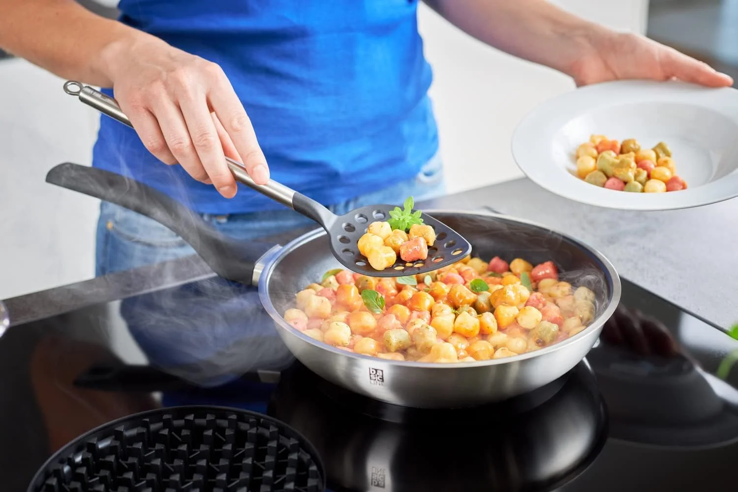 تابه رُزله سری Basics Line با پوشش نچسب ProPlex، سایز 9.5 اینچ تابه رُزله سری Basics Line با پوشش نچسب ProPlex، سایز 9.5 اینچ