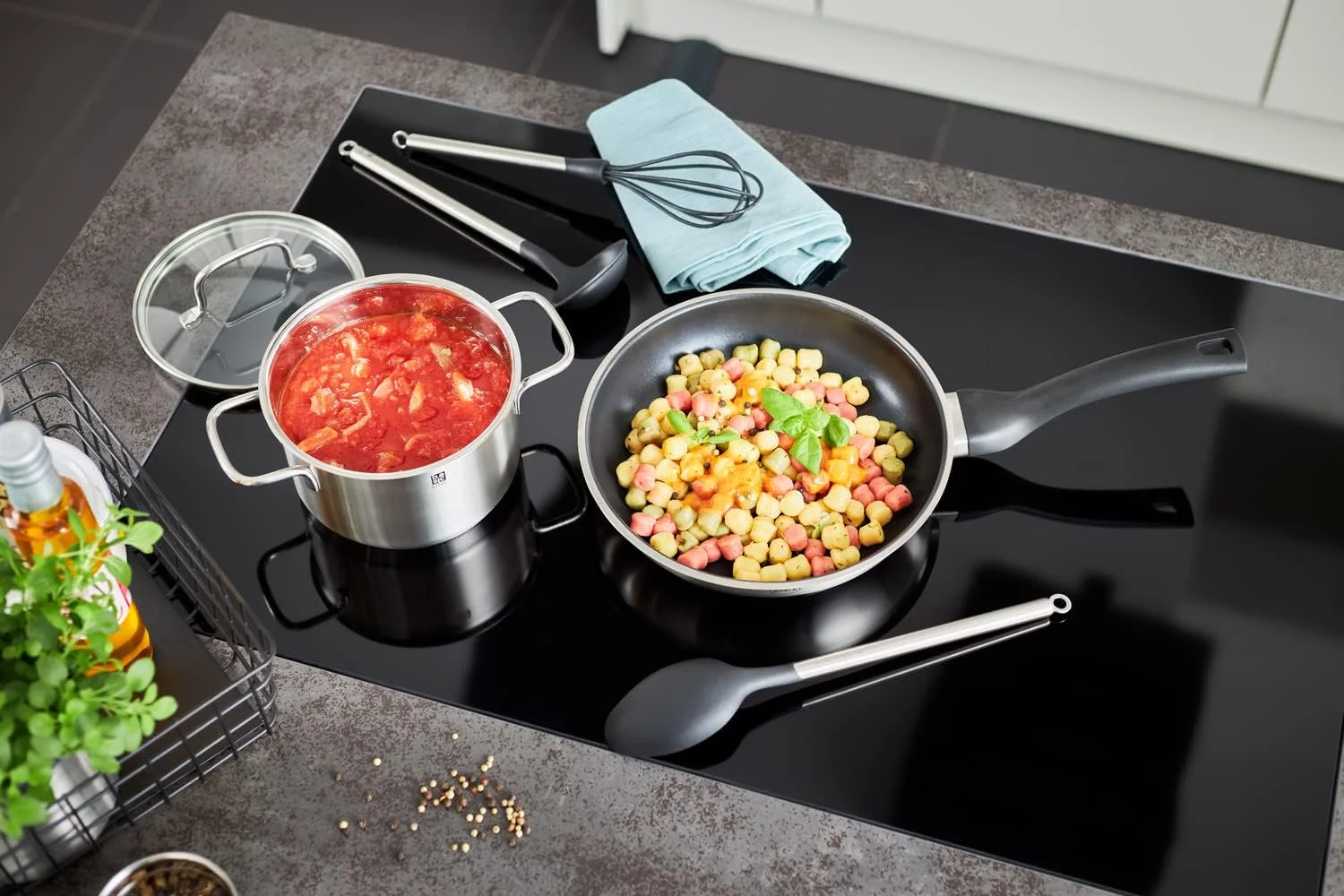 تابه رُزله سری Basics Line با پوشش نچسب ProPlex، سایز 9.5 اینچ تابه رُزله سری Basics Line با پوشش نچسب ProPlex، سایز 9.5 اینچ