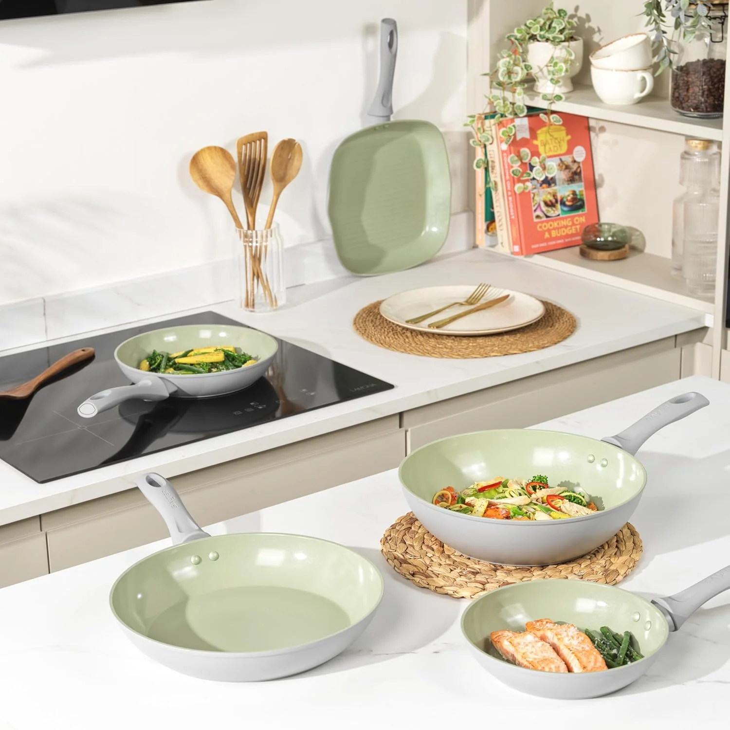 تابه 20 سانتی متری سالتر Earth - پوشش سرامیکی نچسب سالم، ظروف پخت و پز القایی بدون PFAS، تابه کوچک آلومینیومی برای پخت تخم مرغ و پنکیک، تمیز کردن آسان، بدون PFOA/PTFE، دسته خنک شونده، سبز