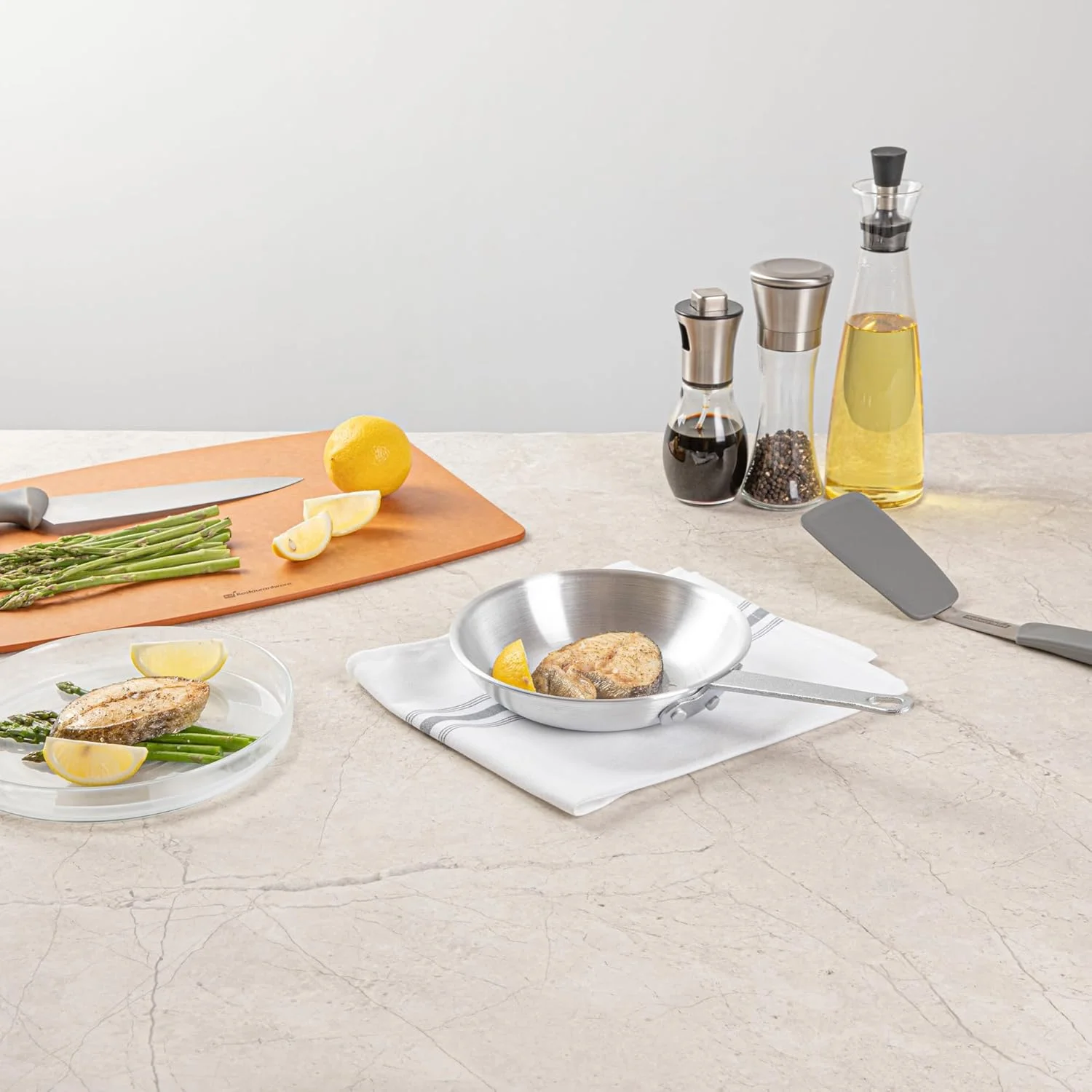 تابه سرخ کن 7 اینچی رستوران ور مدل Met Lux، 1 تابه سرخ کن بادوام - پرداخت ساتن، پرچ شده سه گانه، تابه آلومینیومی نقره ای برای سرخ کردن، تفت دادن و قهوه ای کردن غذا تابه سرخ کن 7 اینچی رستوران ور مدل Met Lux، 1 تابه سرخ کن بادوام - پرداخت ساتن، پرچ شده سه گانه، تابه آلومینیومی نقره ای برای سرخ کردن، تفت دادن و قهوه ای کردن غذا