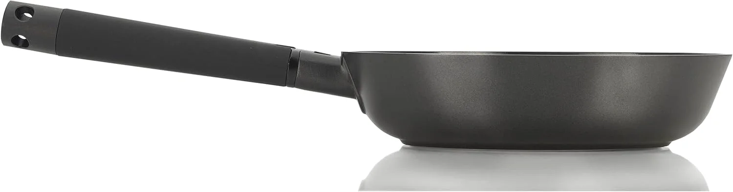 تابه 20 سانتی متری Zavor Noir - آلومینیوم دایکاست ممتاز با پوشش سرامیکی نچسب مبتنی بر تیتانیوم و دسته های جداشدنی - فوق العاده سبک - مناسب برای فر و اجاق های القایی | مجموعه Noir (ZCWNR25)