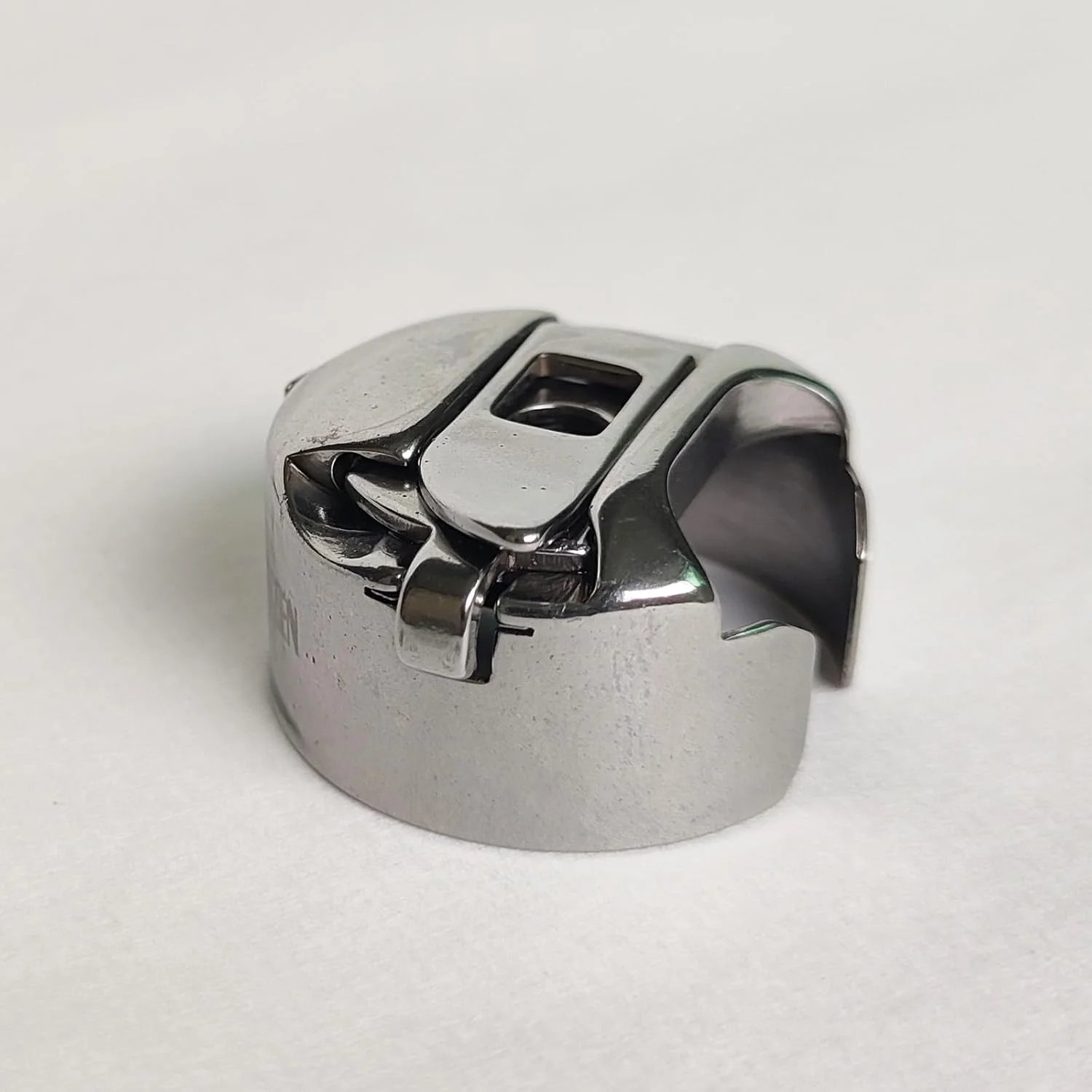 M-Class Bobbin Case for Handi Quilter Longarm Quilting Machines (2)