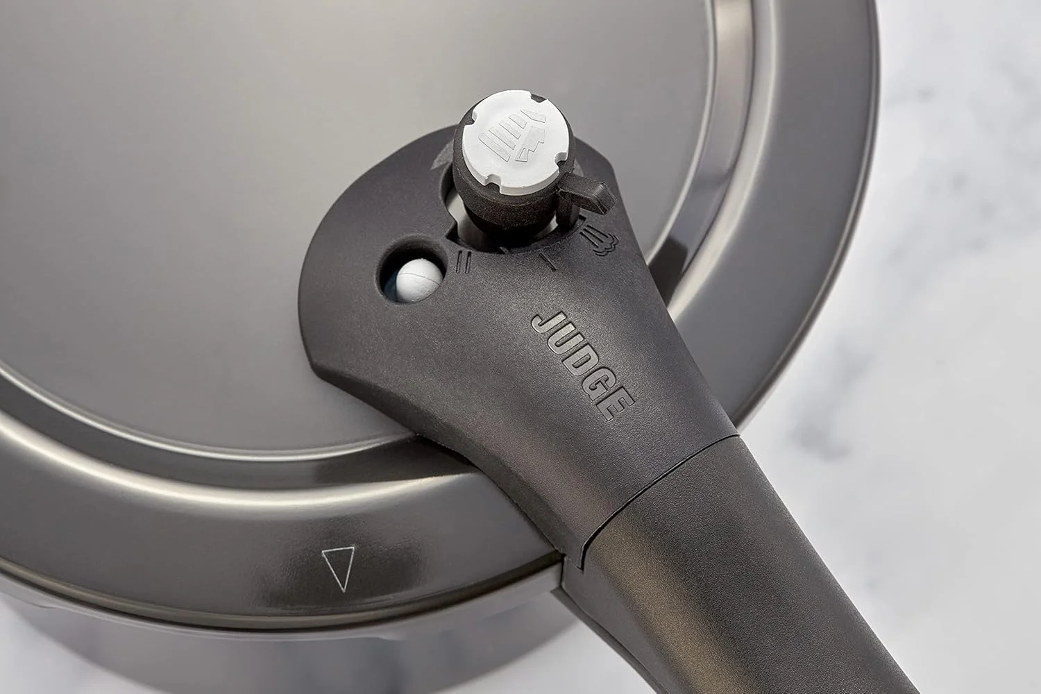 زودپز 5 لیتری Judge با پوشش سخت آنودایز شده زودپز 5 لیتری Judge با پوشش سخت آنودایز شده