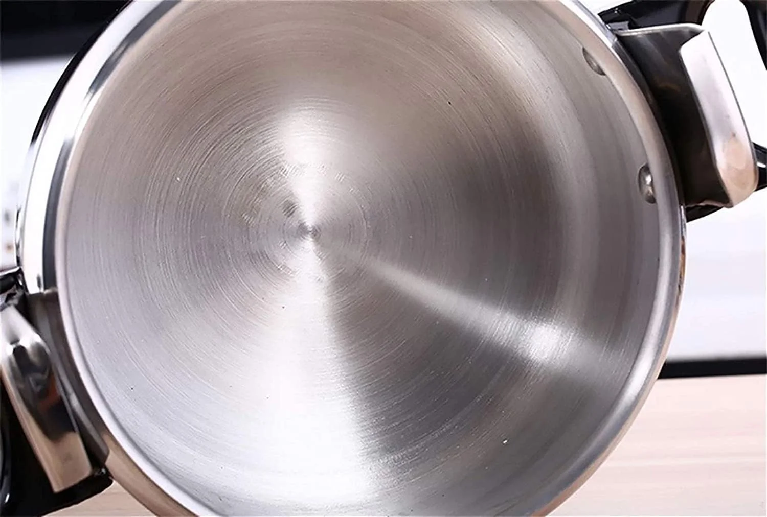 زودپز/کنسروساز آلومینیومی NTECH با ظرفیت 7 لیتر، دسته باکالیت با پرداخت آینه ای، قفل ایمنی فوق العاده، پخت غذا در زمان کمتر، باز و بسته شدن آسان، مناسب برای انواع اجاق گاز (7 لیتر) زودپز/کنسروساز آلومینیومی NTECH با ظرفیت 7 لیتر، دسته باکالیت با پرداخت آینه ای، قفل ایمنی فوق العاده، پخت غذا در زمان کمتر، باز و بسته شدن آسان، مناسب برای انواع اجاق گاز (7 لیتر)