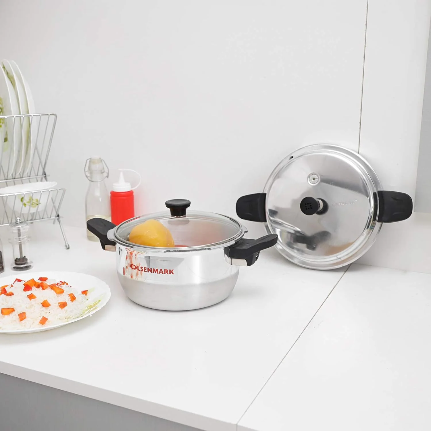 زودپز آلومینیومی اولسن مارک، 4.5 لیتر - دریچه تخلیه بخار - کفه ضد برآمدگی - دسته مقاوم در برابر حرارت زودپز آلومینیومی اولسن مارک، 4.5 لیتر - دریچه تخلیه بخار - کفه ضد برآمدگی - دسته مقاوم در برابر حرارت