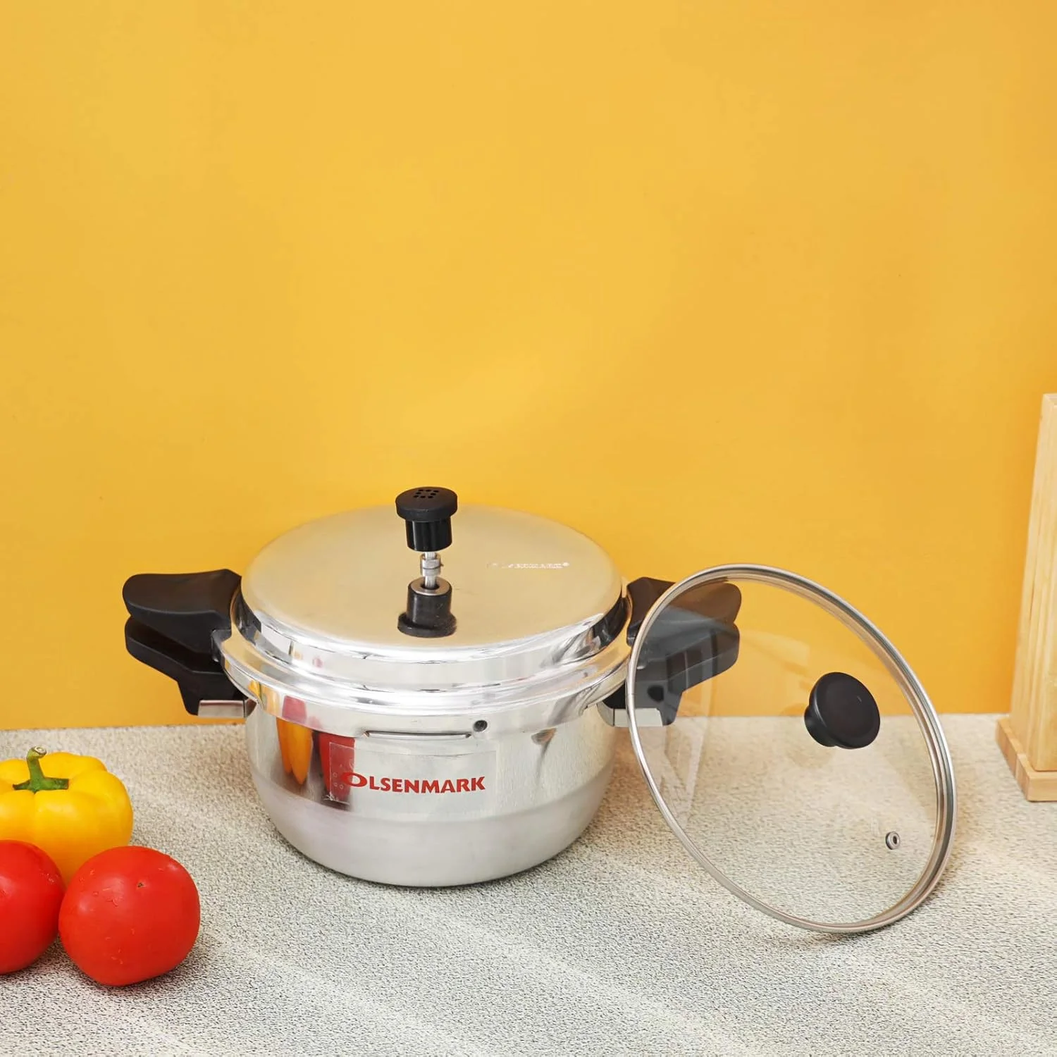 زودپز آلومینیومی اولسن مارک، 4.5 لیتر - دریچه تخلیه بخار - کفه ضد برآمدگی - دسته مقاوم در برابر حرارت زودپز آلومینیومی اولسن مارک، 4.5 لیتر - دریچه تخلیه بخار - کفه ضد برآمدگی - دسته مقاوم در برابر حرارت