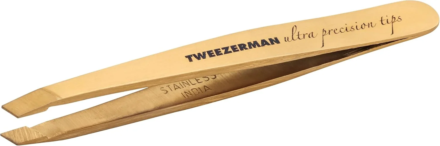 موچین مینی سر کج رزگلد Tweezerman. فولاد ضد زنگ. نوک های سوهان کاری شده دستی و کاملا تراز. نوک کج 25 درجه. کشش کالیبره شده، کنترل و دقت. موچین مینی سر کج رزگلد Tweezerman. فولاد ضد زنگ. نوک های سوهان کاری شده دستی و کاملا تراز. نوک کج 25 درجه. کشش کالیبره شده، کنترل و دقت.