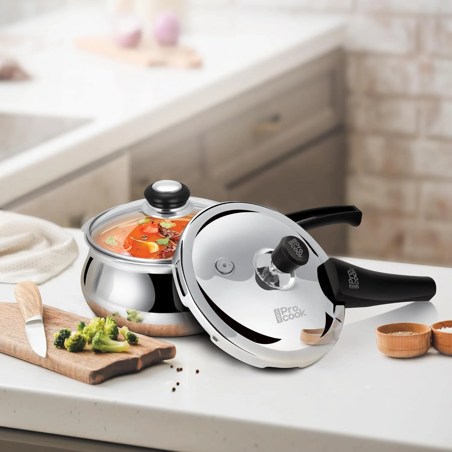 زودپز استیل سه لایه میلتون پرو کوک با درب بیرونی و شیشه ای، 3.5 لیتر، نقره ای | سیستم تخلیه واشر ایمن برای مواد غذایی | القایی | صفحه داغ | ایمن در برابر شعله