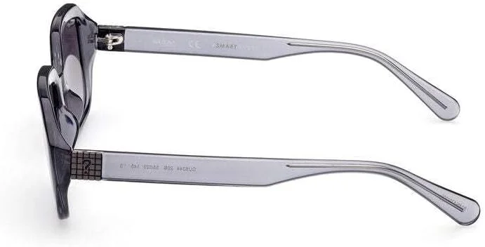 عینک آفتابی گس مدل GU8244 با طراحی هندسی، مناسب برای استایل مردانه و زنانه عینک آفتابی گس مدل GU8244 با طراحی هندسی، مناسب برای استایل مردانه و زنانه