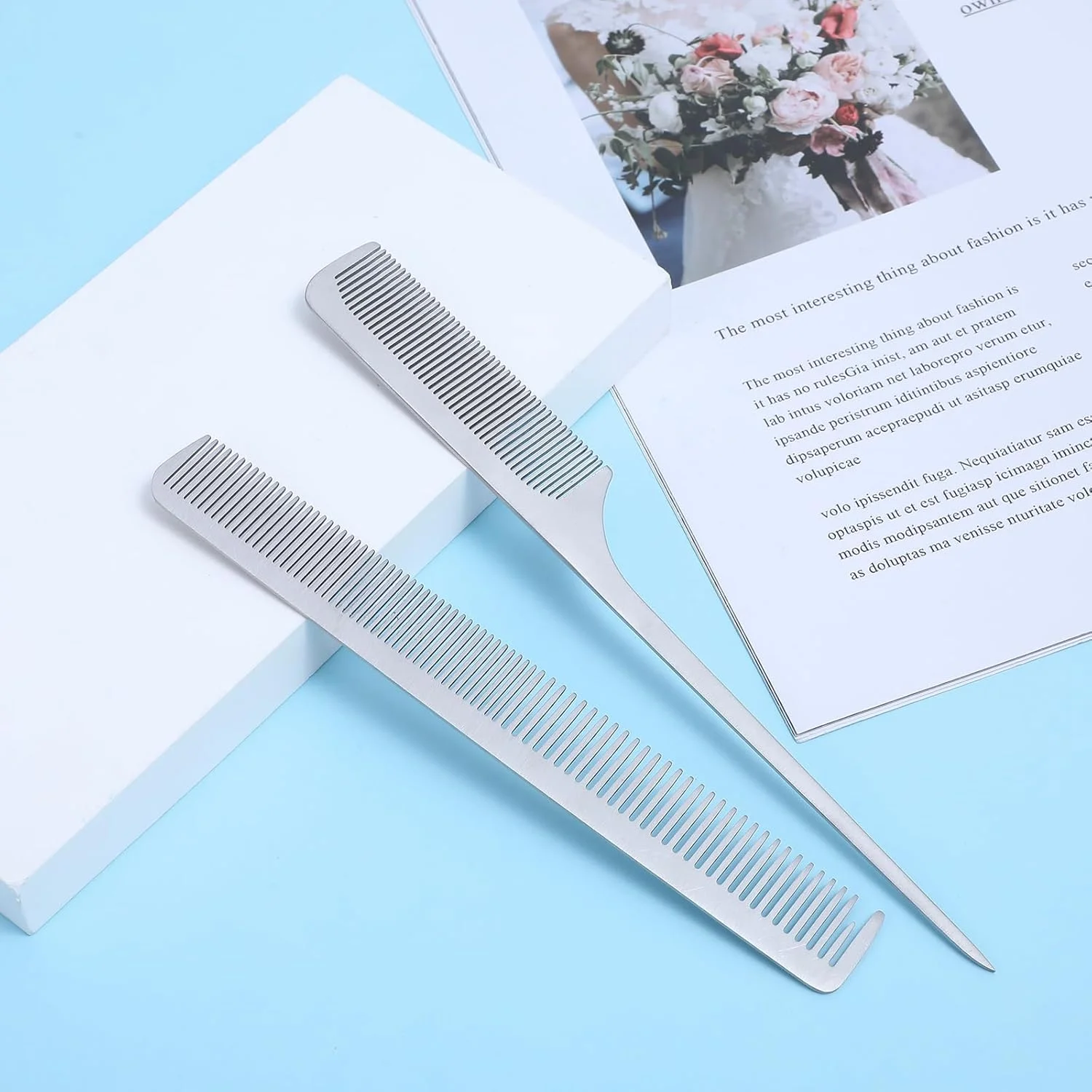 ست 2 عددی شانه فلزی استیل ضد زنگ، شانه دم موشی با دندانه های فلزی، شانه آرایشگاهی تخت، شانه پوش دهنده مو با دندانه های ظریف برای حالت دادن و برش موی زنان و مردان (نقره ای)