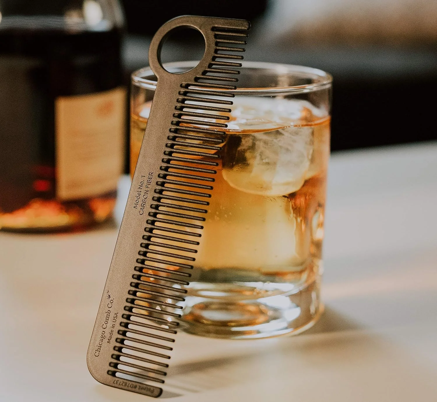 شانه مدل 1 شیکاگو کامب، فیبر کربنی، جیبی و مسافرتی، ضد الکتریسیته ساکن، 14 سانتی متر، ساخت ایالات متحده آمریکا شانه مدل 1 شیکاگو کامب، فیبر کربنی، جیبی و مسافرتی، ضد الکتریسیته ساکن، 14 سانتی متر، ساخت ایالات متحده آمریکا