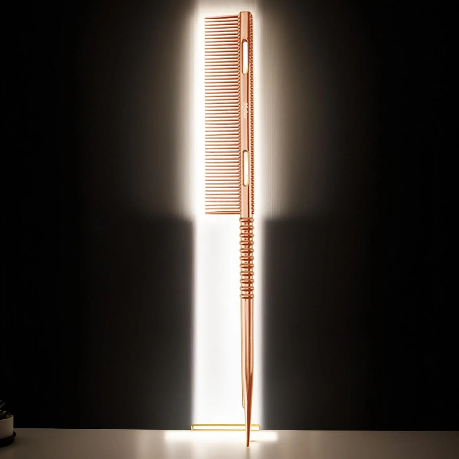 شانه حالت دهنده مو با دم نوک تیز | برس موی دندانه ریز، ابزار حالت دهنده و باز کننده گره مو، سبک و ارگونومیک، مناسب برای آرایشگاه، هدیه برای مادر، دوست دختر شانه حالت دهنده مو با دم نوک تیز | برس موی دندانه ریز، ابزار حالت دهنده و باز کننده گره مو، سبک و ارگونومیک، مناسب برای آرایشگاه، هدیه برای مادر، دوست دختر