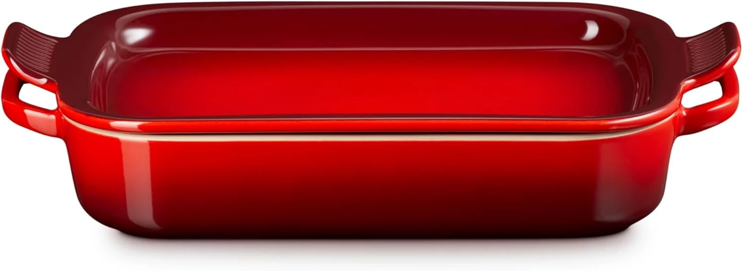 ظرف مستطیلی سرامیکی لو کروسه با درب سینی، 2.8 لیتر، گیلاسی ظرف مستطیلی سرامیکی لو کروسه با درب سینی، 2.8 لیتر، گیلاسی