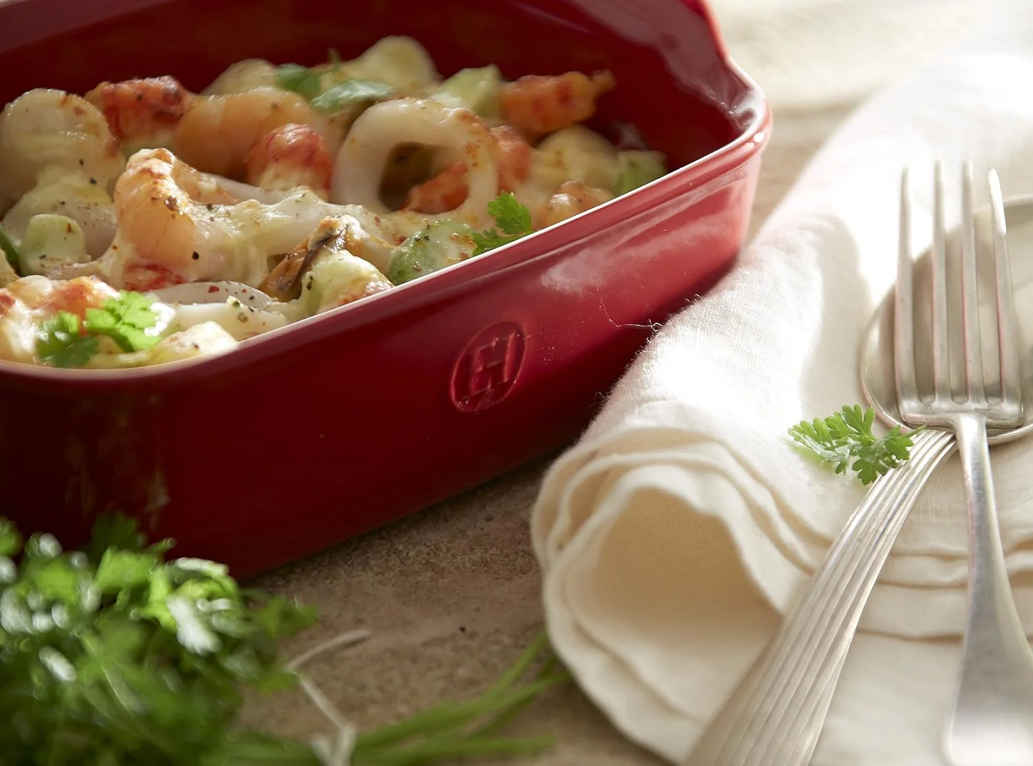 ظرف تکی فر سرامیکی امیل هنری، سرامیک، تخته سنگ، 22 x 14 x 6 سانتی متر ظرف تکی فر سرامیکی امیل هنری، سرامیک، تخته سنگ، 22 x 14 x 6 سانتی متر